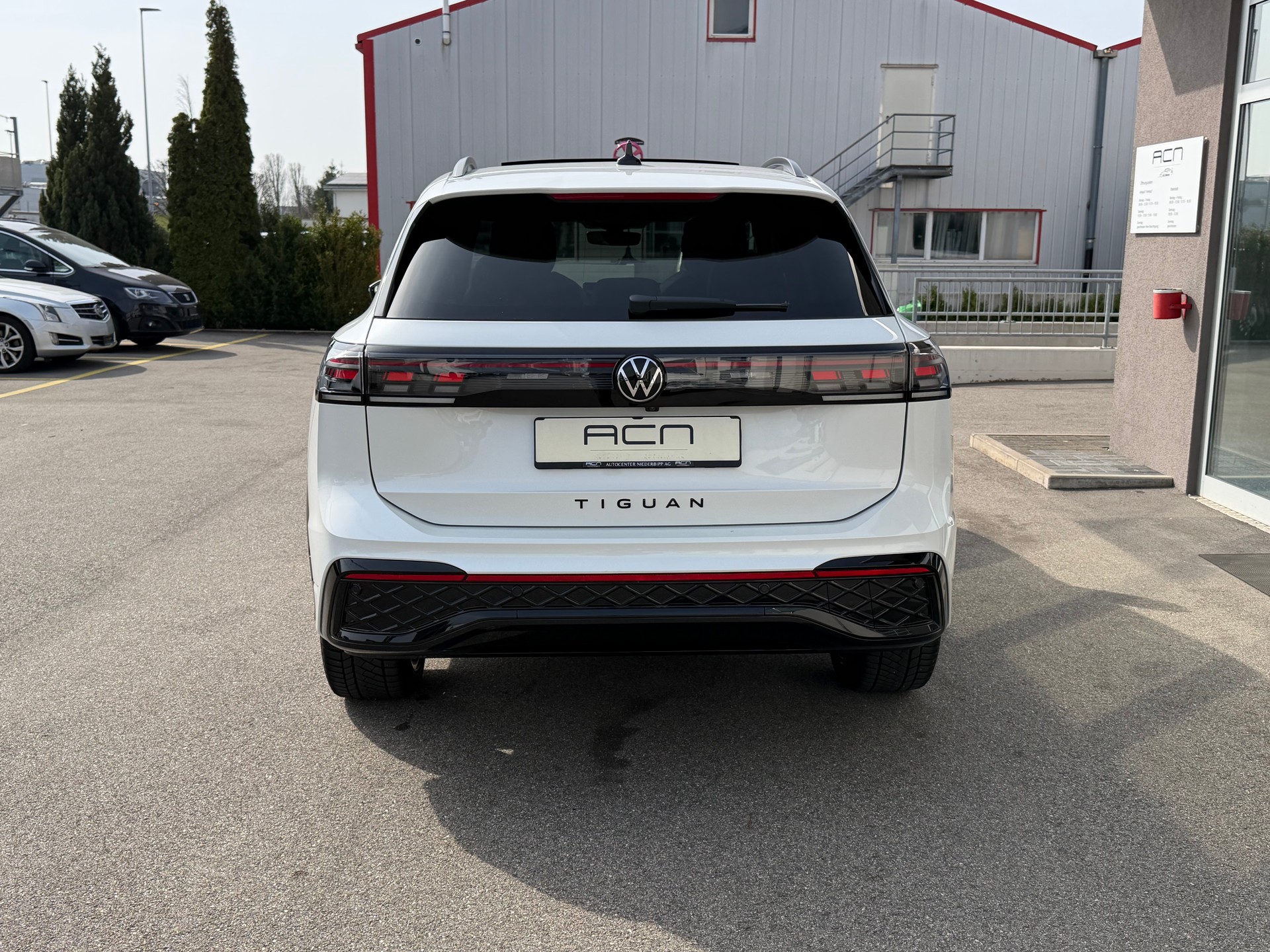 VW Tiguan 2.0 TDI SCR R-Line United 4Motion DSG-image-5
