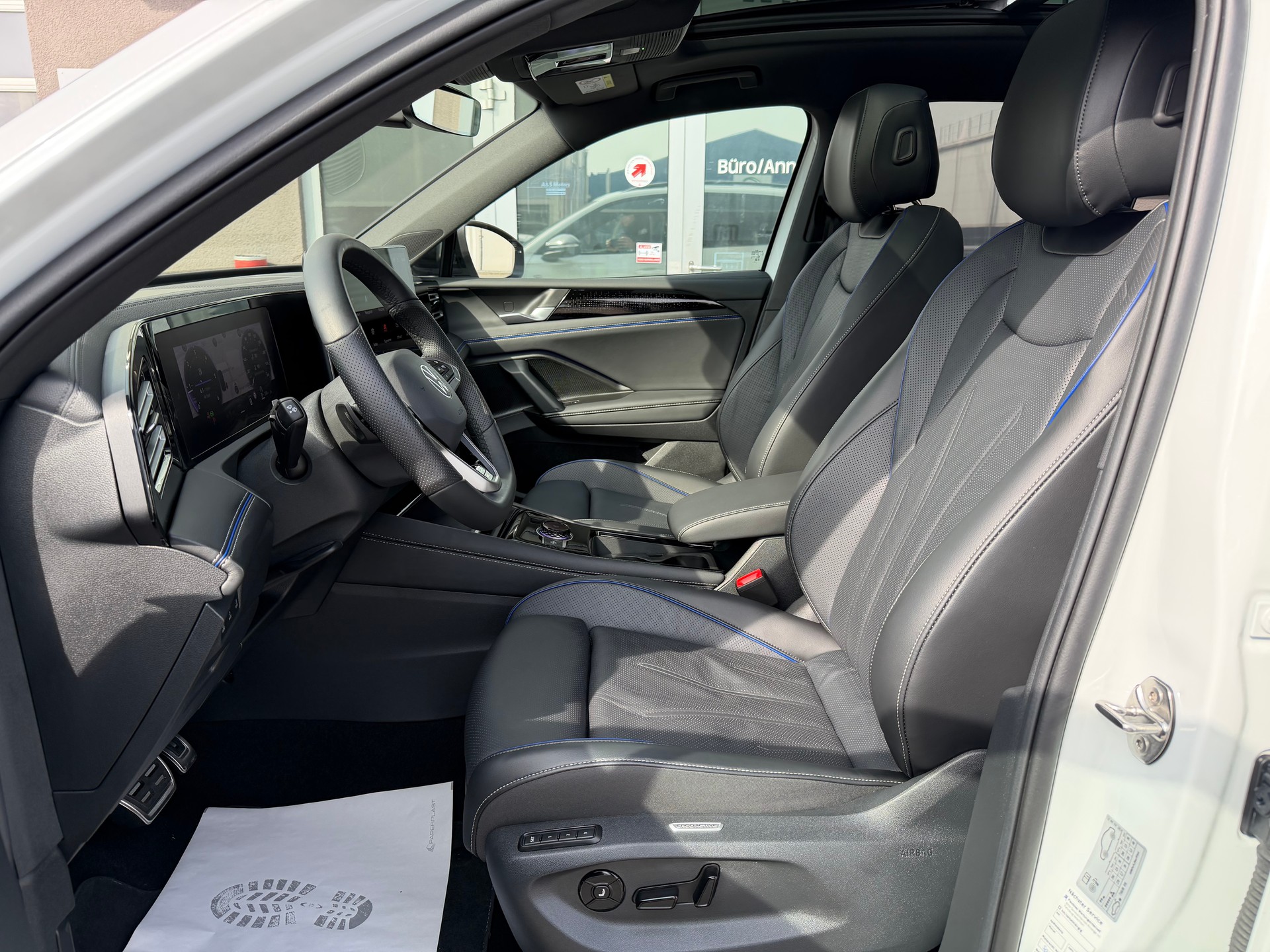 VW Tiguan 2.0 TDI SCR R-Line United 4Motion DSG-image-7