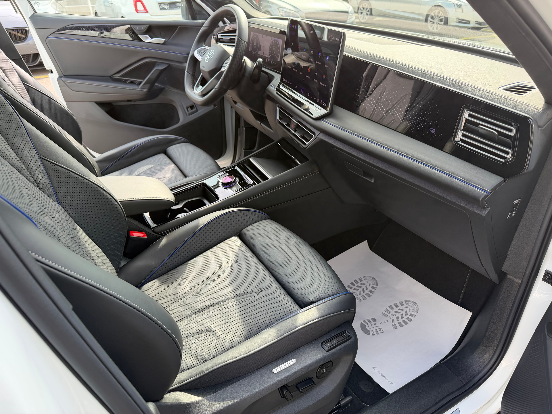 VW Tiguan 2.0 TDI SCR R-Line United 4Motion DSG-image-12