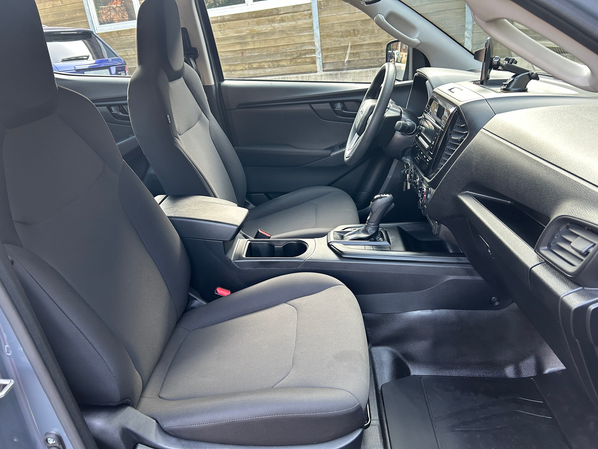 ISUZU D-MAX 1.9 CrewCab N60B 4x4 AT-image-9