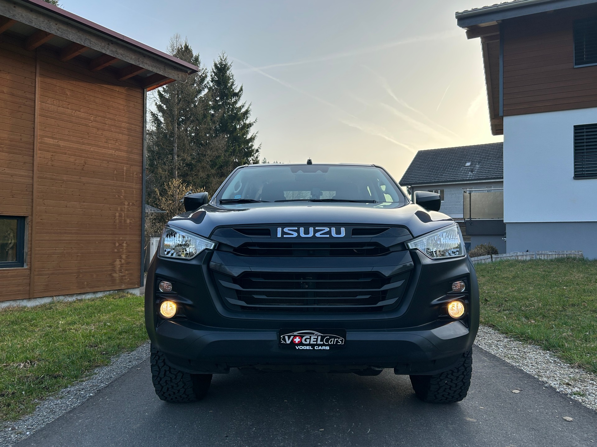ISUZU D-MAX 1.9 CrewCab N60B 4x4 AT-image-1