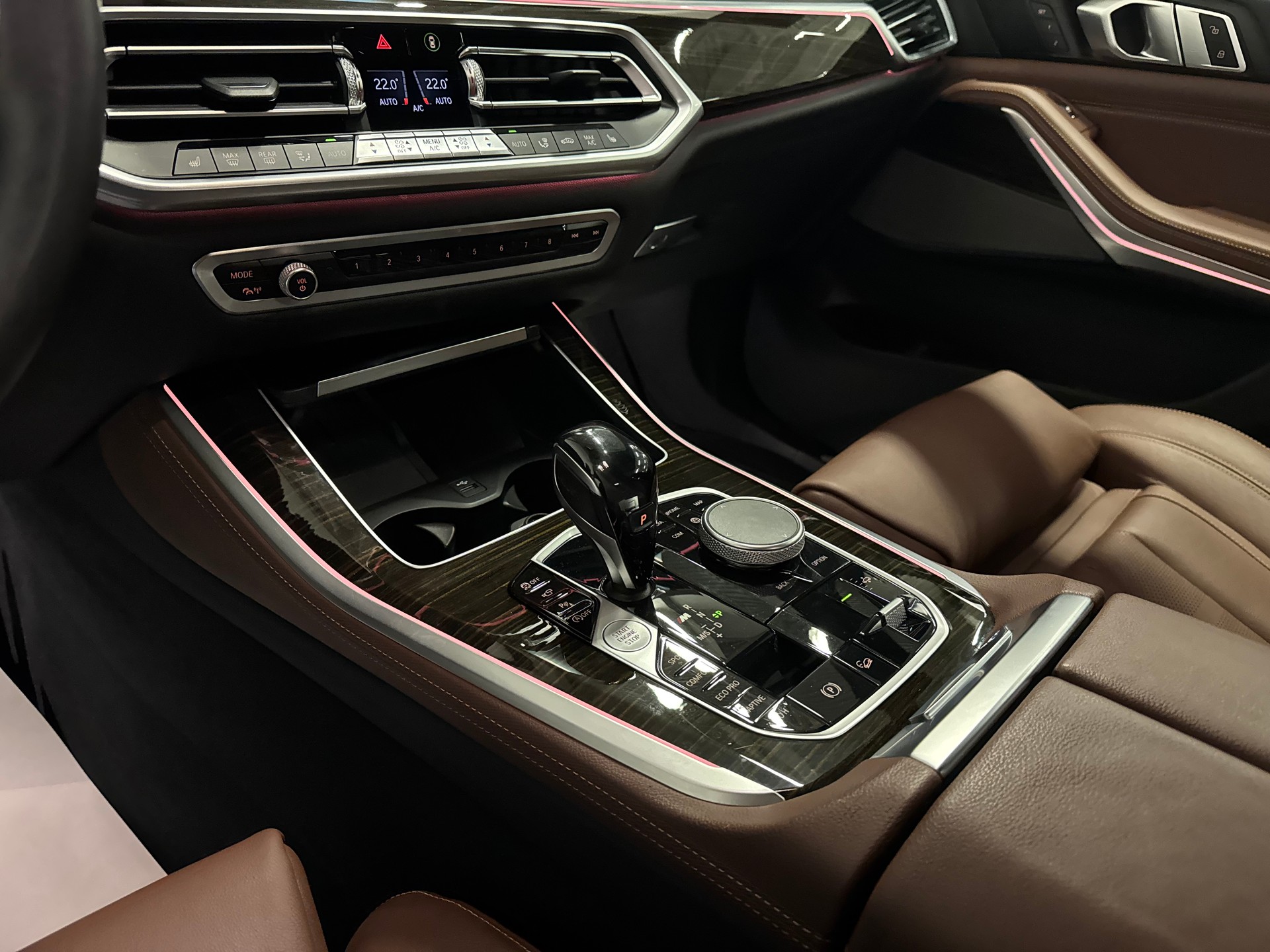 BMW X5 xDrive M50i Steptronic-image-27