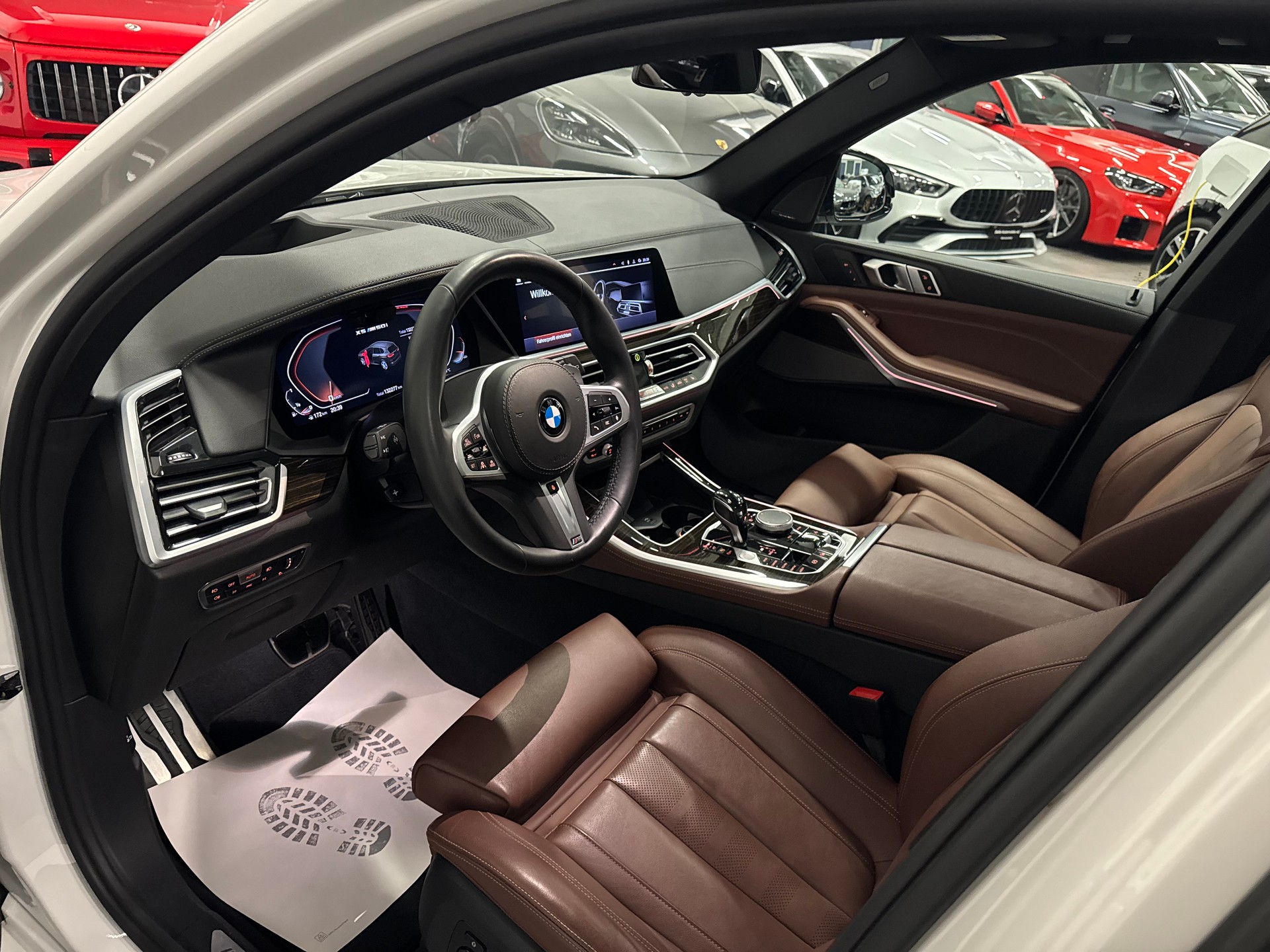 BMW X5 xDrive M50i Steptronic-image-16