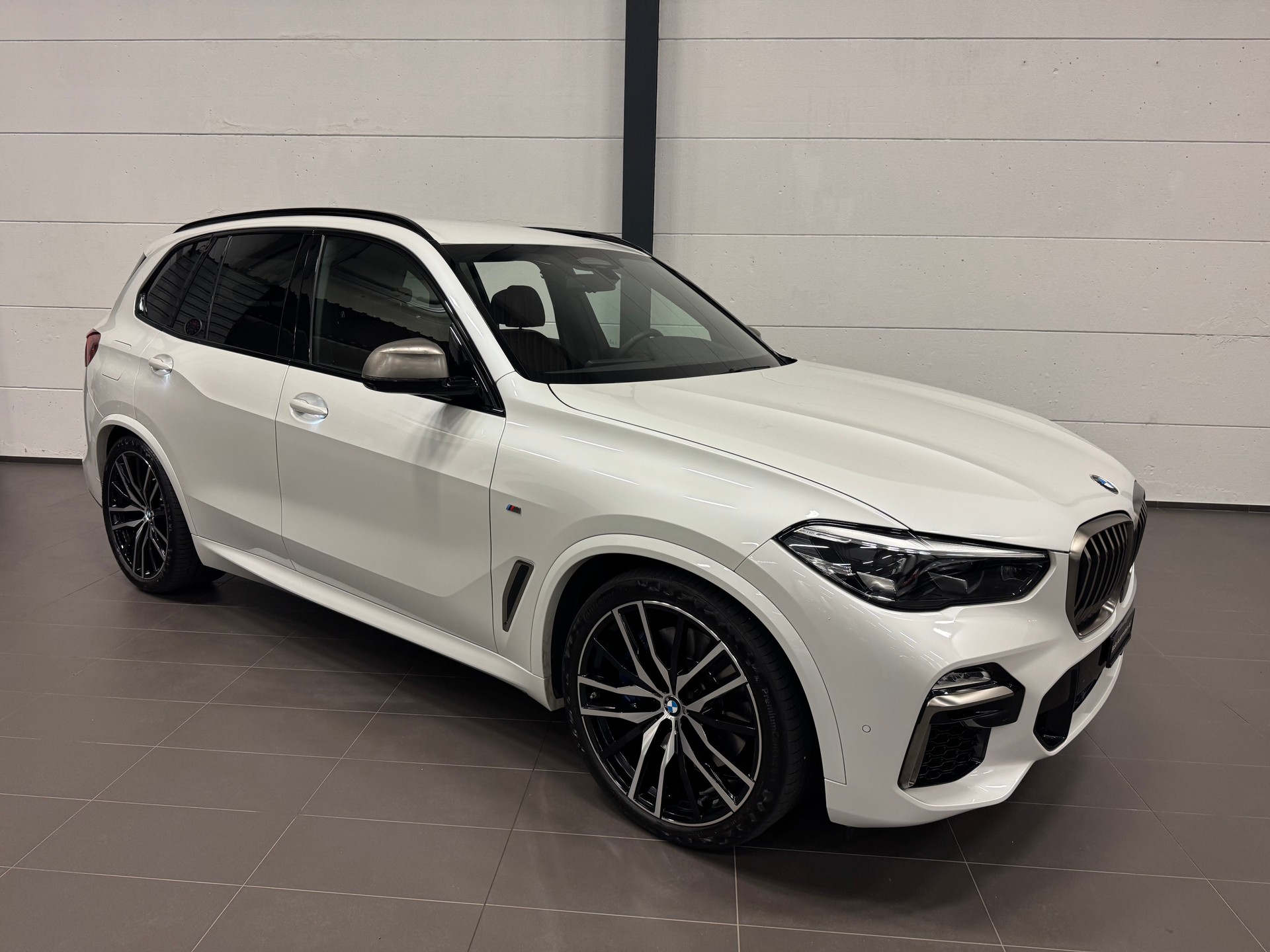 BMW X5 xDrive M50i Steptronic-showroom-element-1