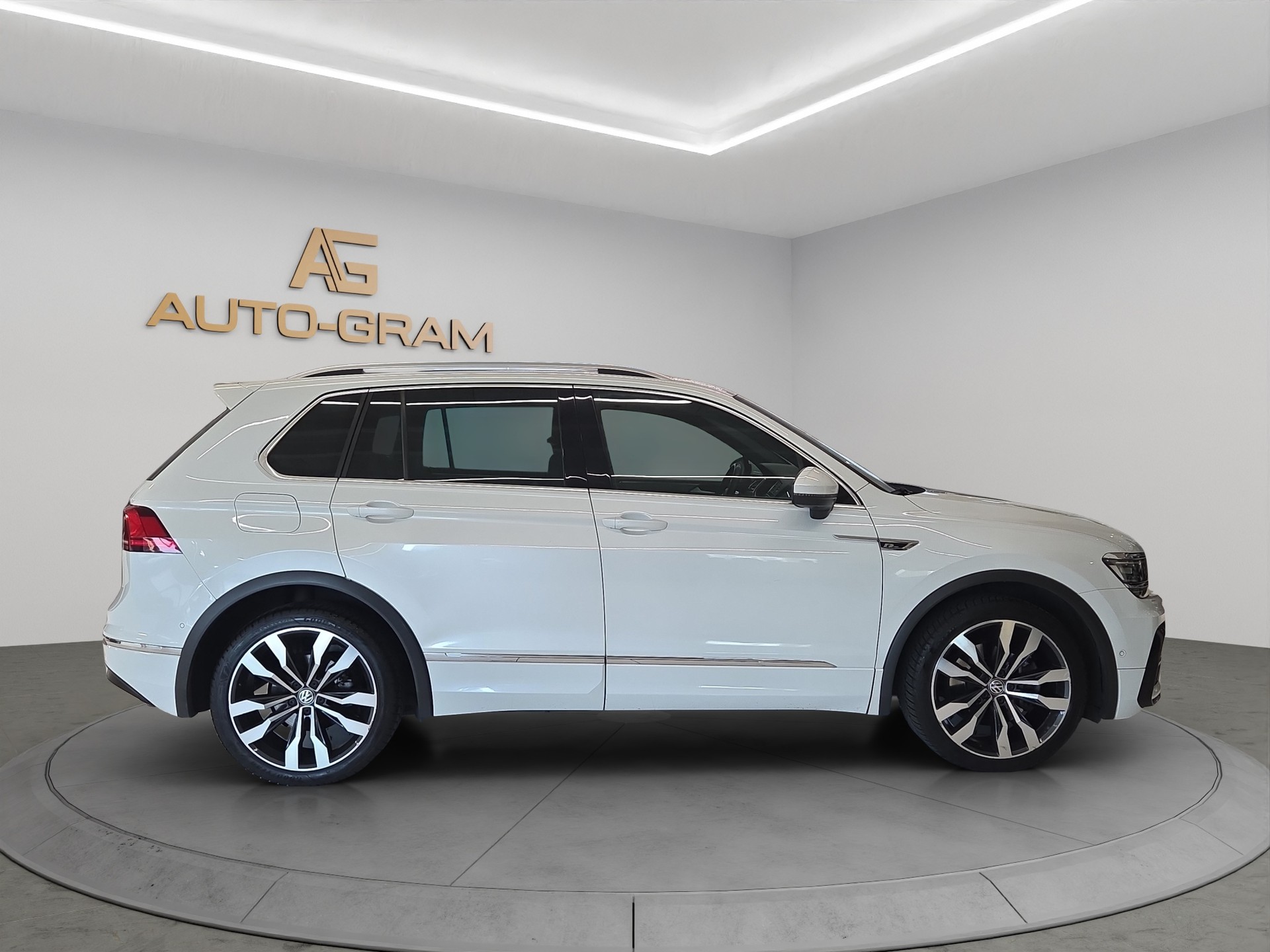 VW Tiguan 2.0TSI Highline 4Motion DSG-image-5