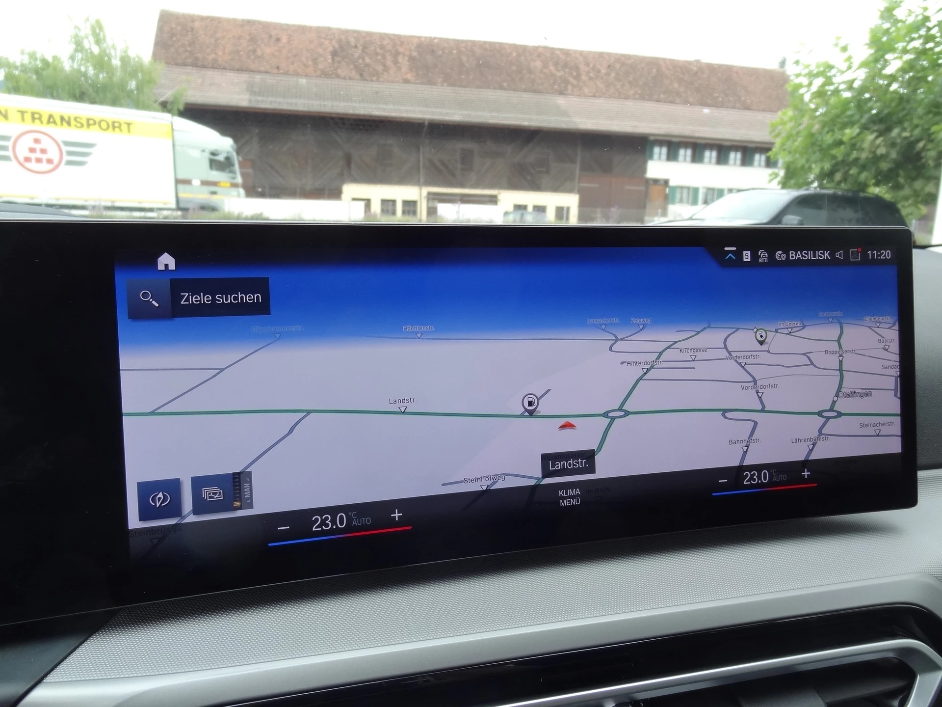 BMW 330e x DriveTouring Steptronic-image-7