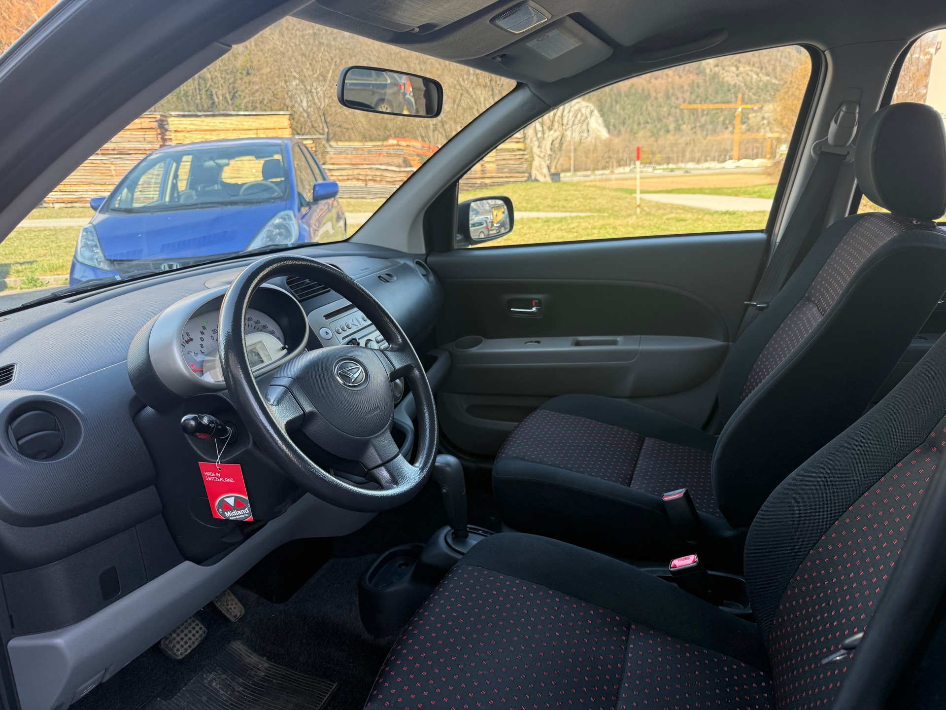 DAIHATSU Sirion 1.3 S Custom 4WD Automatic-image-9