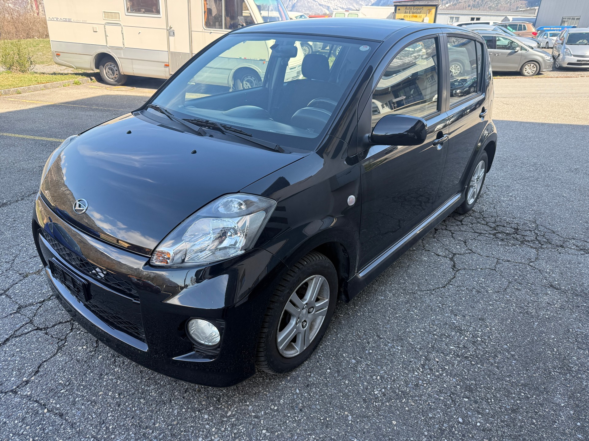 DAIHATSU Sirion 1.3 S Custom 4WD Automatic-image-1