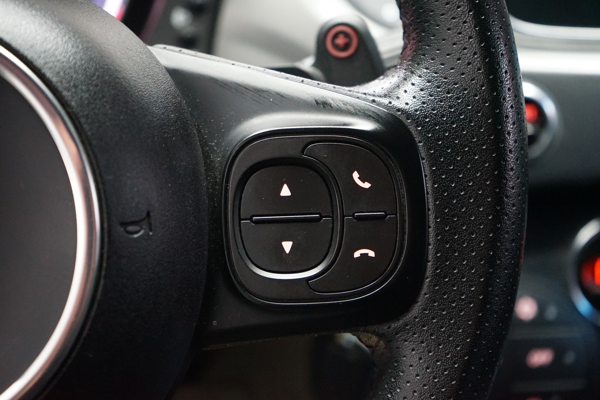FIAT 595C 1.4 16V Turbo Abarth Turismo Dualogic-image-8