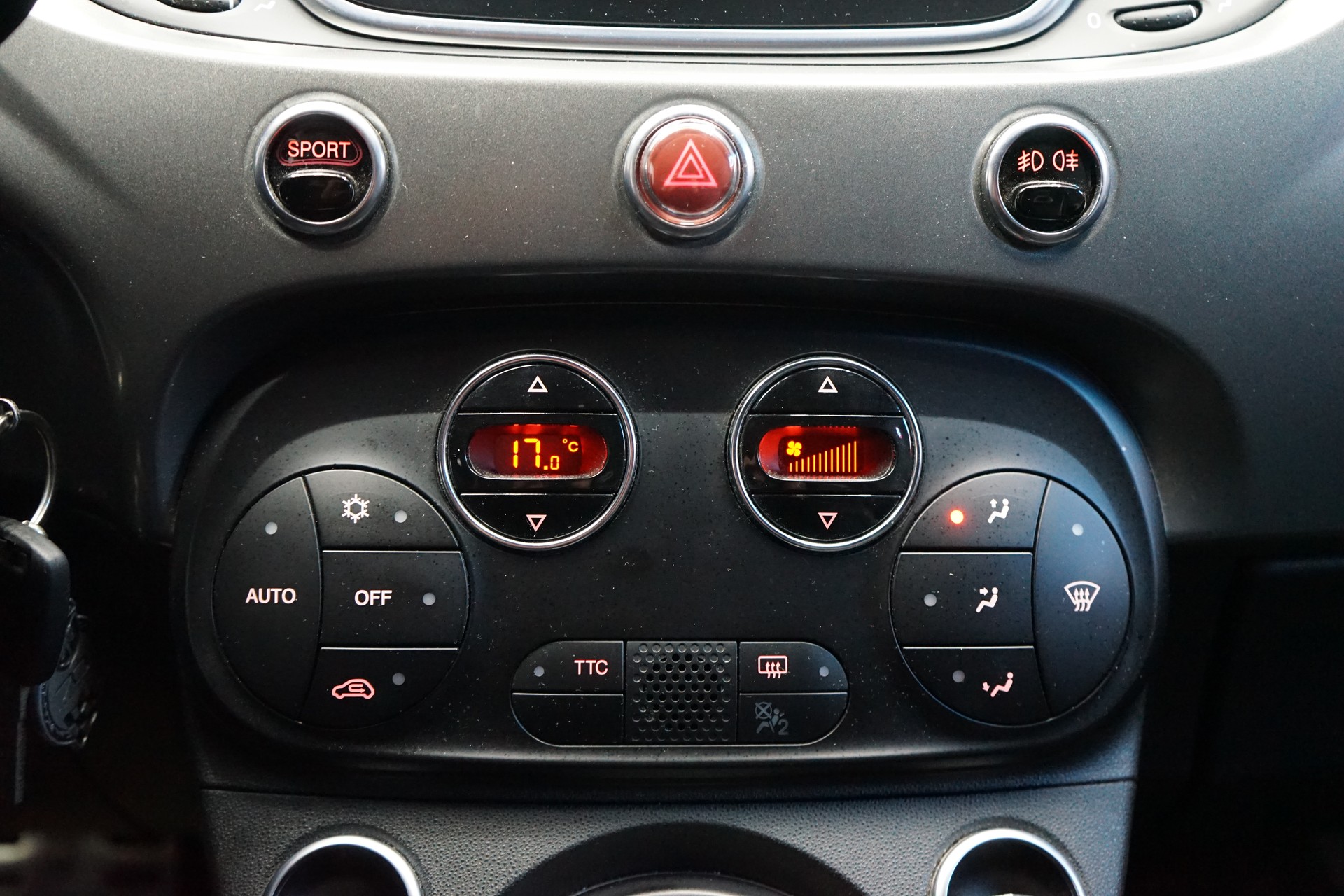 FIAT 595C 1.4 16V Turbo Abarth Turismo Dualogic-image-11
