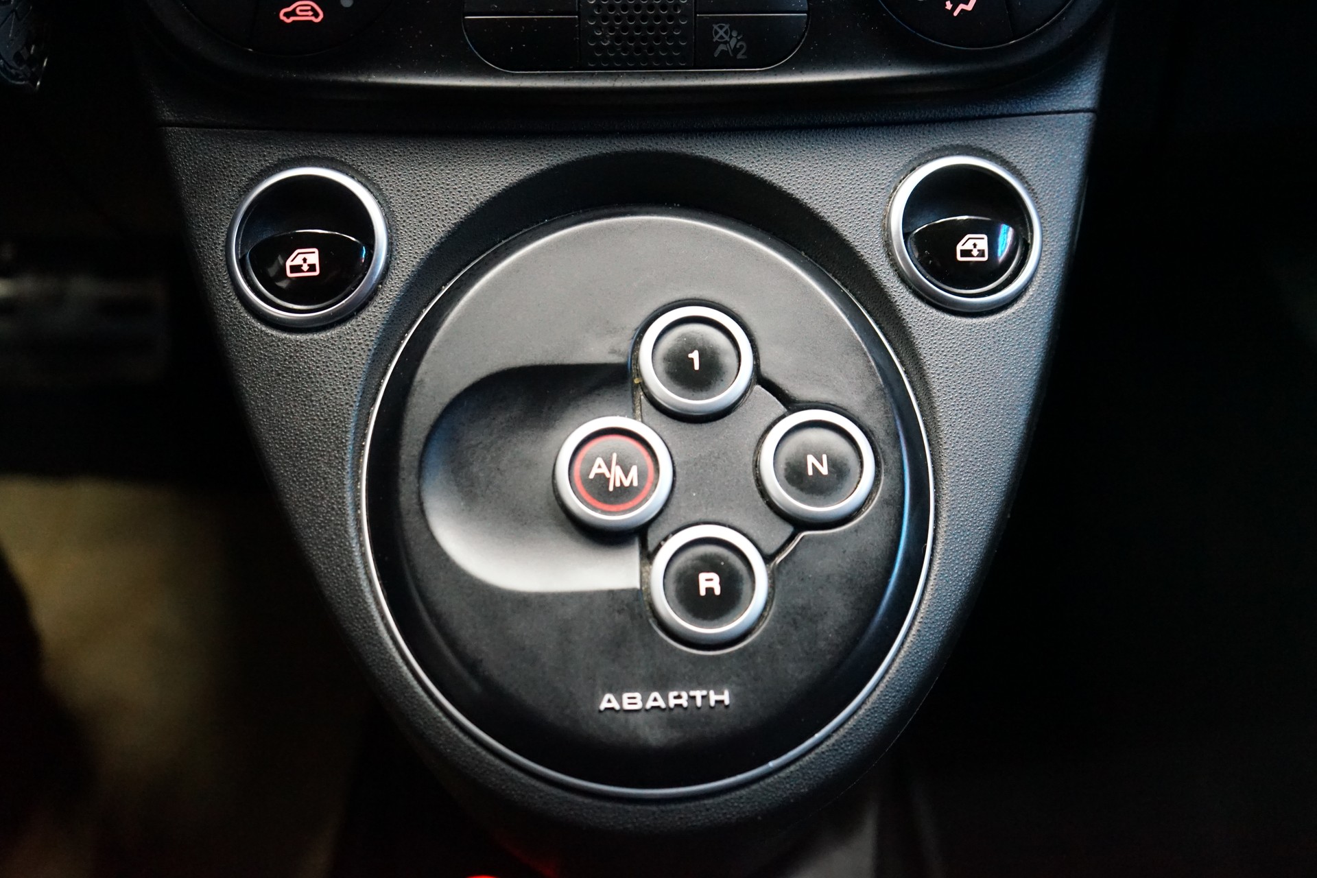 FIAT 595C 1.4 16V Turbo Abarth Turismo Dualogic-image-10