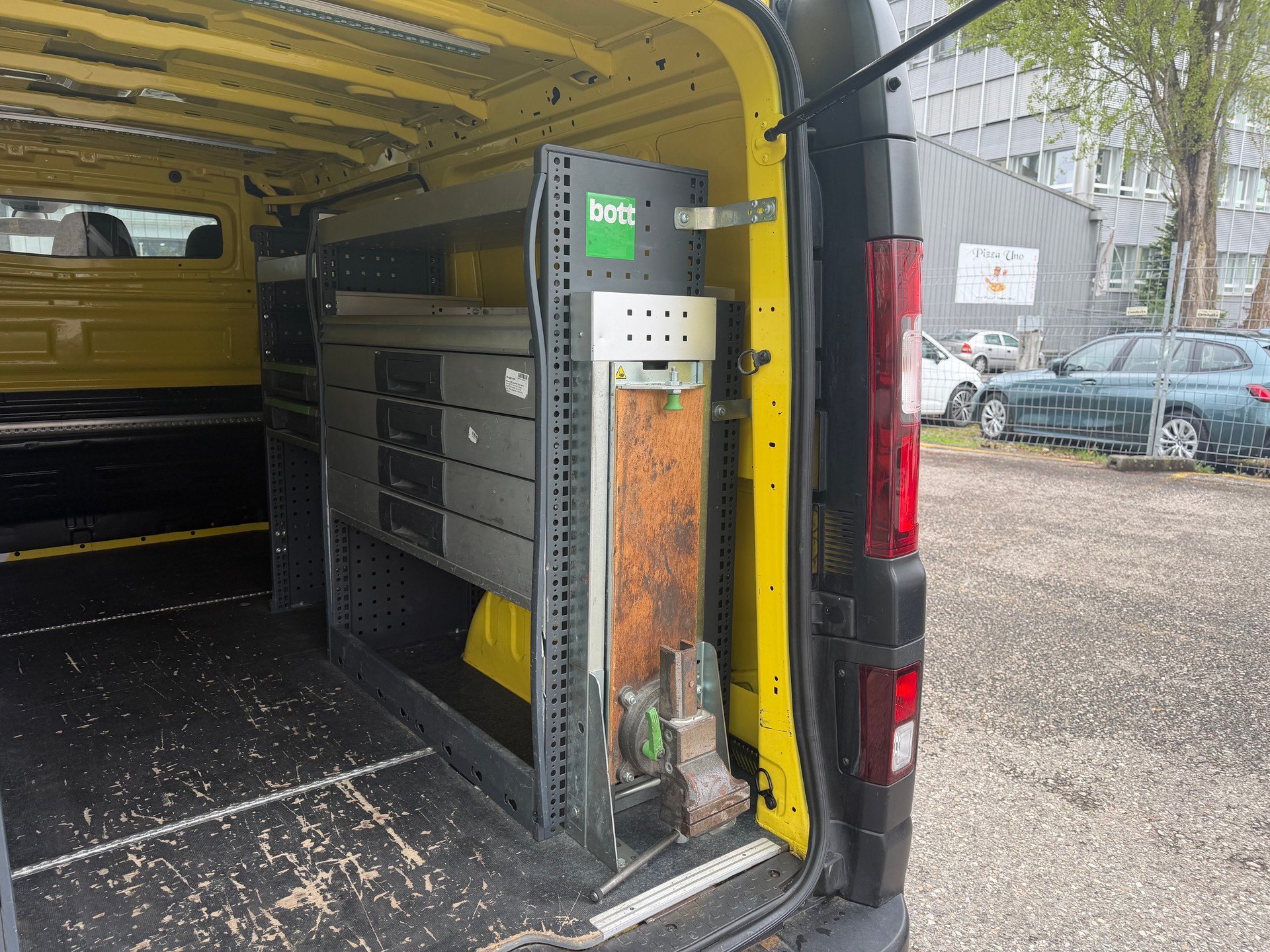 RENAULT Trafic 2.0 ENERGY dCi145 3.0t Business L2H1 ** Navi * LED * Klimaanlage * Tempomat * PDC H * RF-Kamera * Ab MFK-image-9