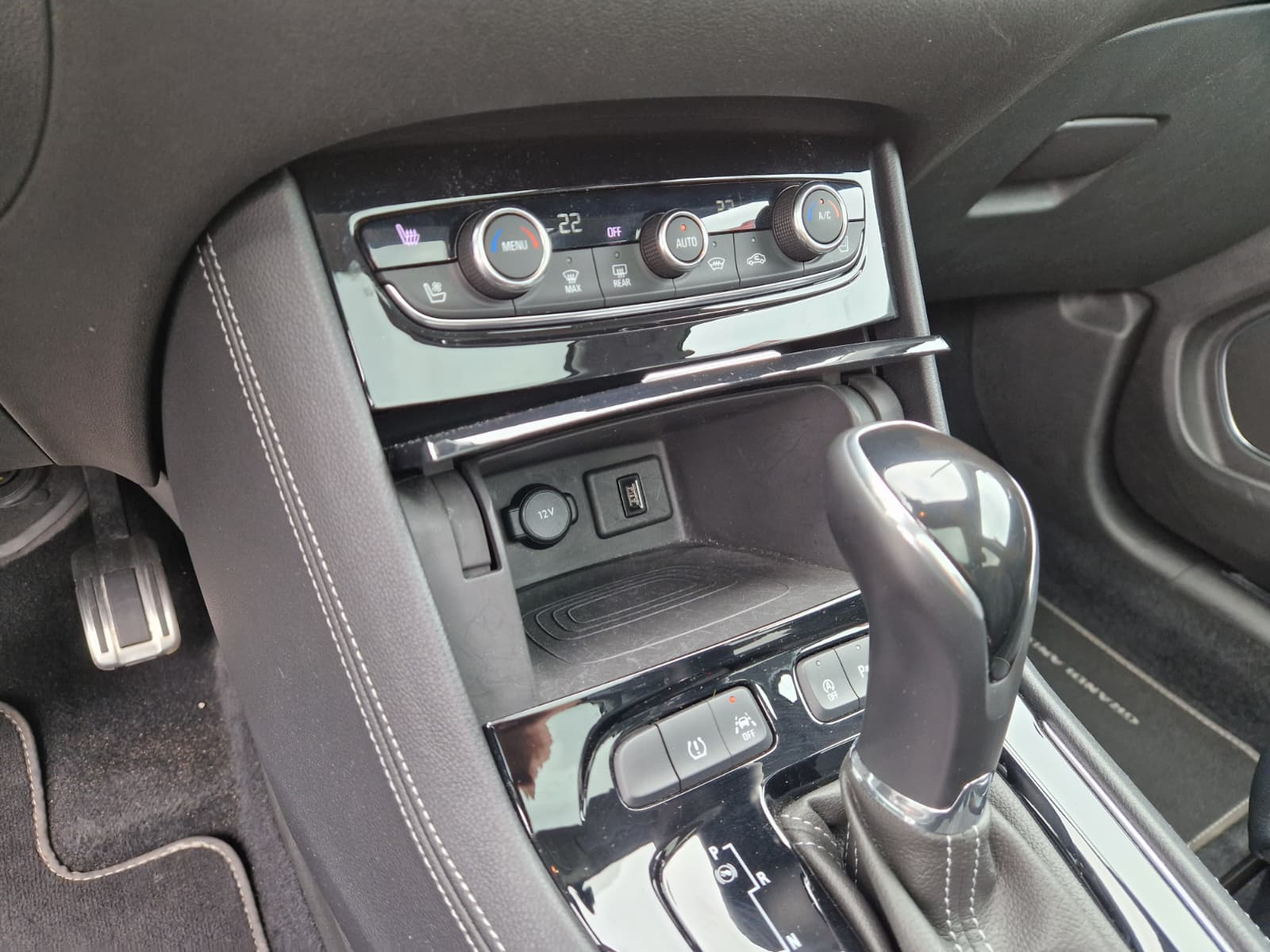 OPEL Grandland X 1.2i TP Ultimate Automatik-image-9