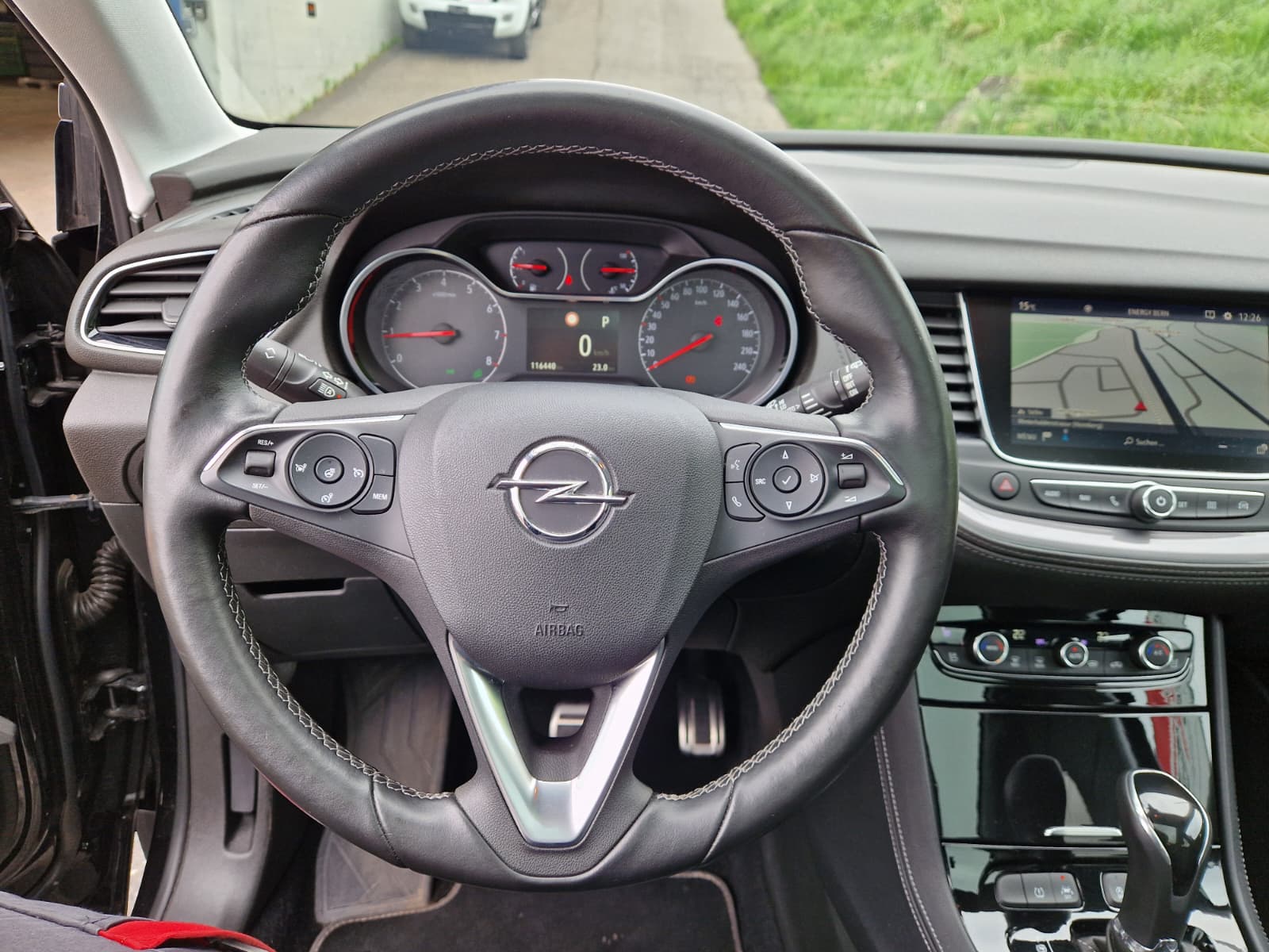 OPEL Grandland X 1.2i TP Ultimate Automatik-image-10