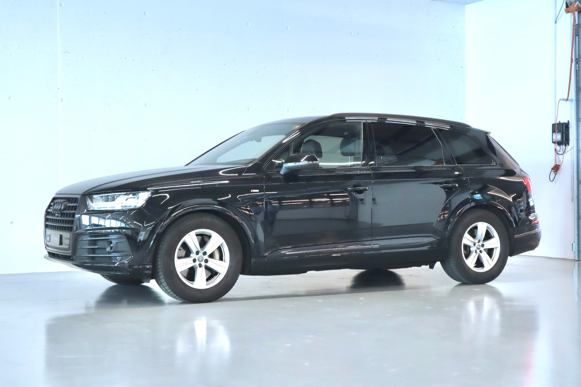 AUDI Q7 S-LINE 3.0 TDI QUATTRO | AUTOMAT | ALLRAD | CH-FZG | VOLLAUSSTATTUNG-showroom-element-3