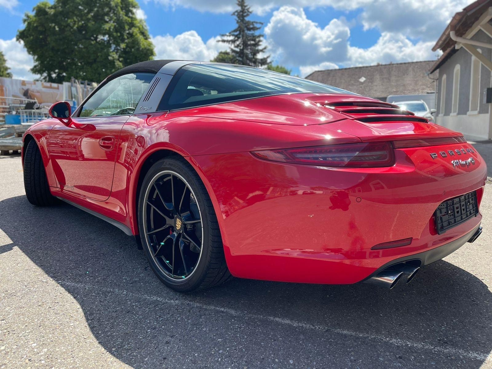 PORSCHE 911 Targa 4S-image-7