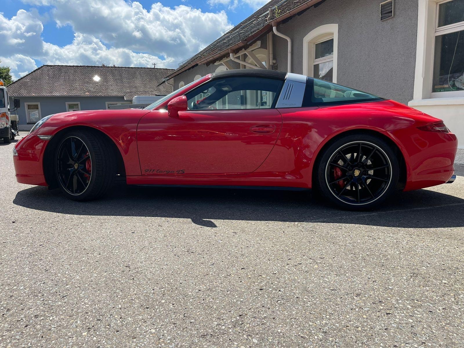 PORSCHE 911 Targa 4S-image-6
