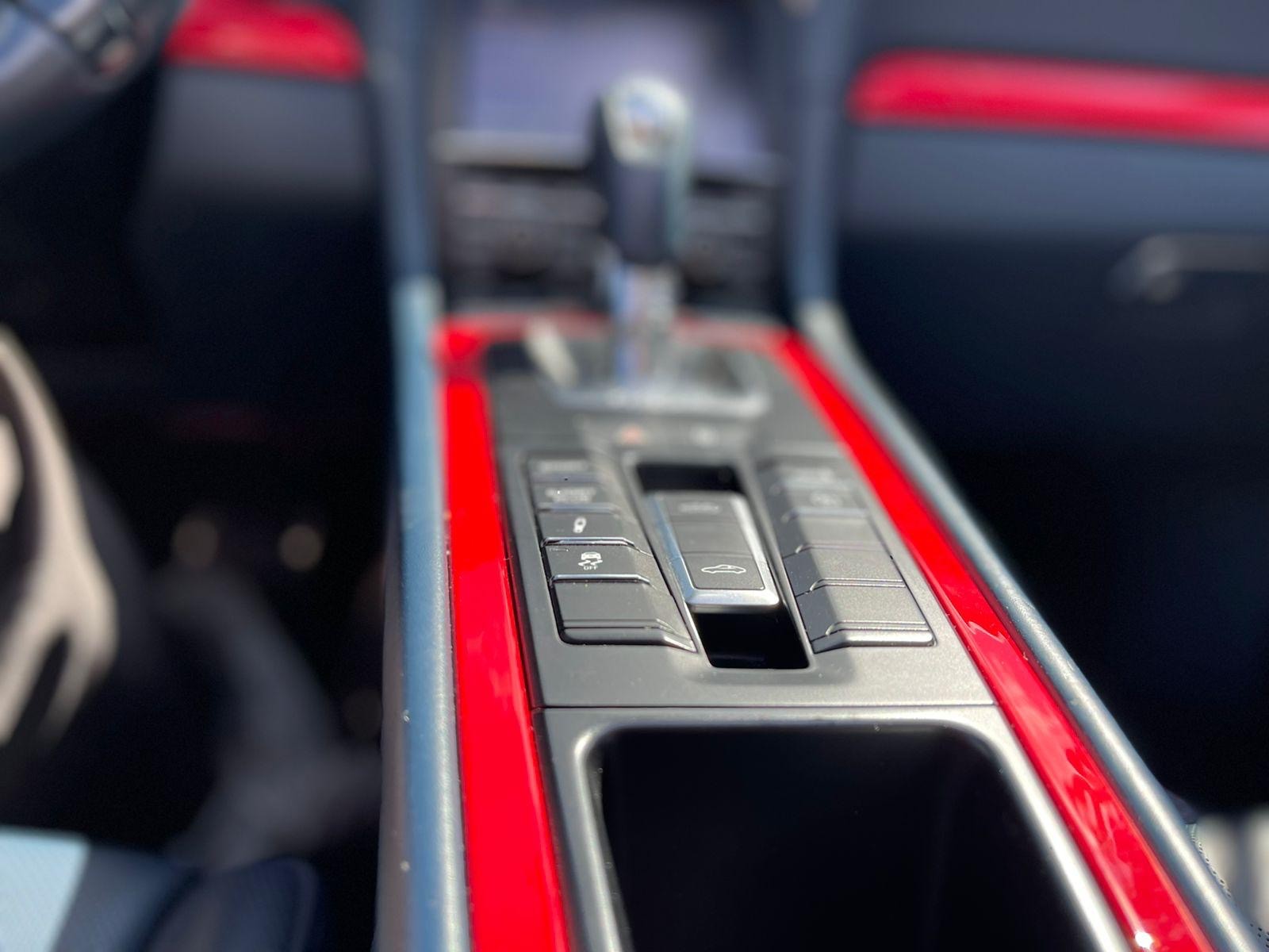PORSCHE 911 Targa 4S-image-11