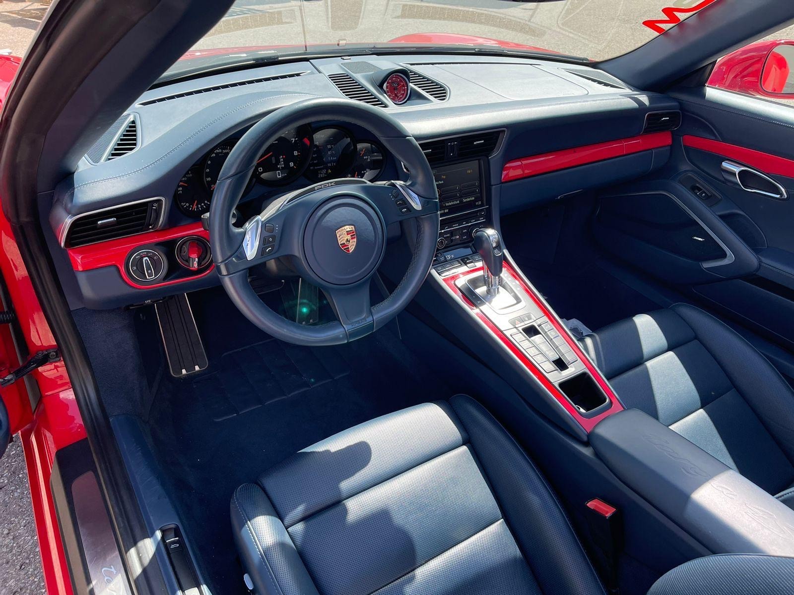 PORSCHE 911 Targa 4S-image-13