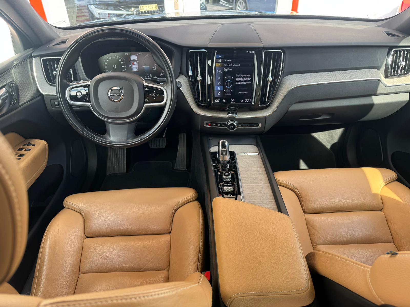 VOLVO XC60 T8 eAWD Inscription Geartronic-image-14