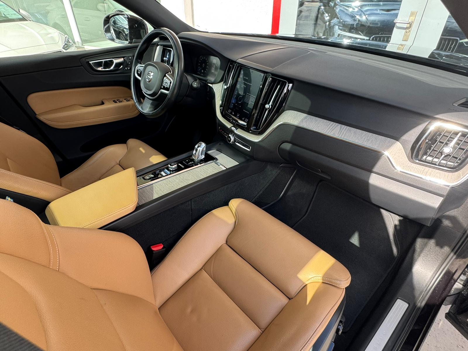 VOLVO XC60 T8 eAWD Inscription Geartronic-image-16