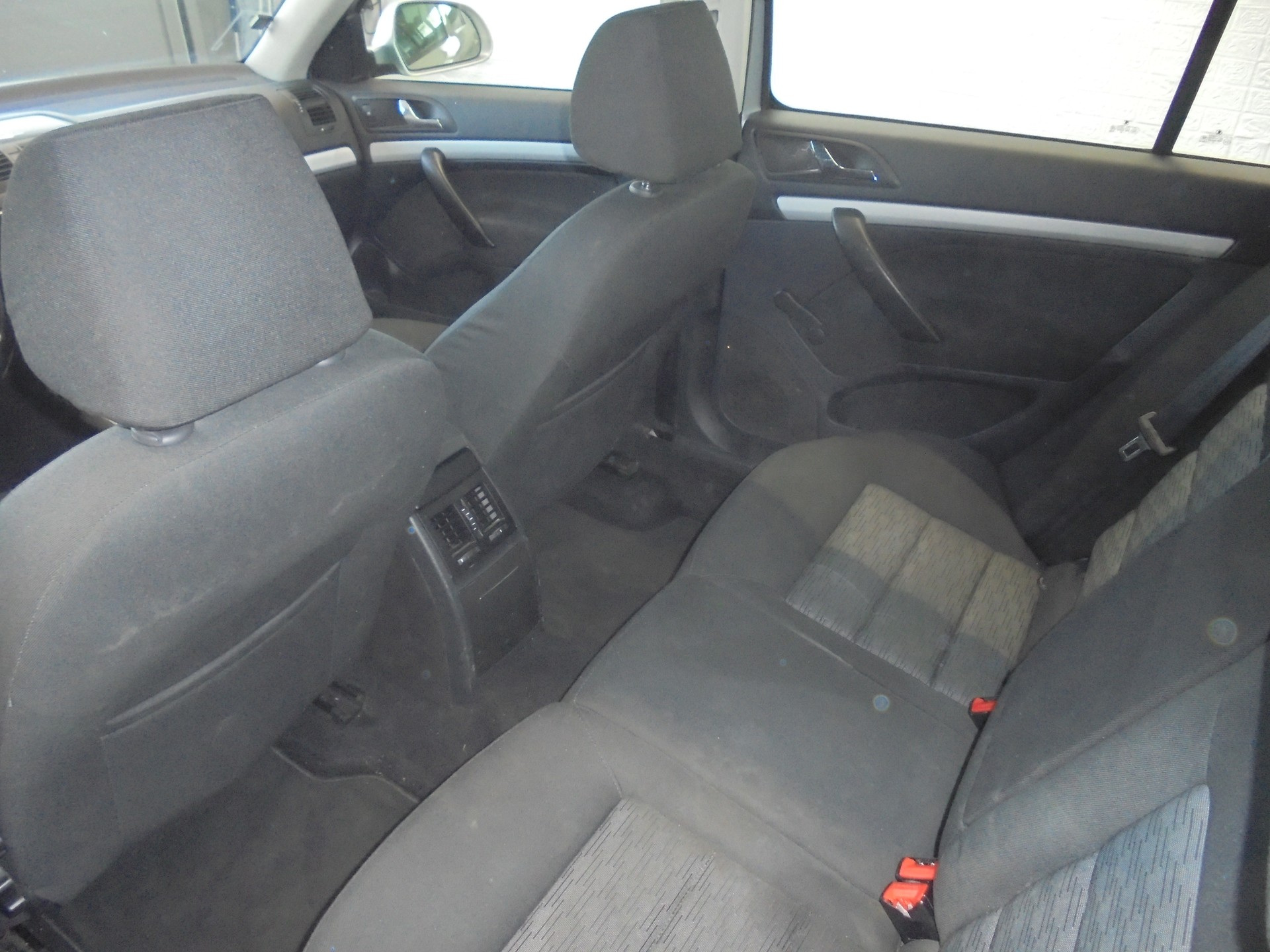 SKODA Octavia Combi 1.8 TSI Adventure 4x4-image-6