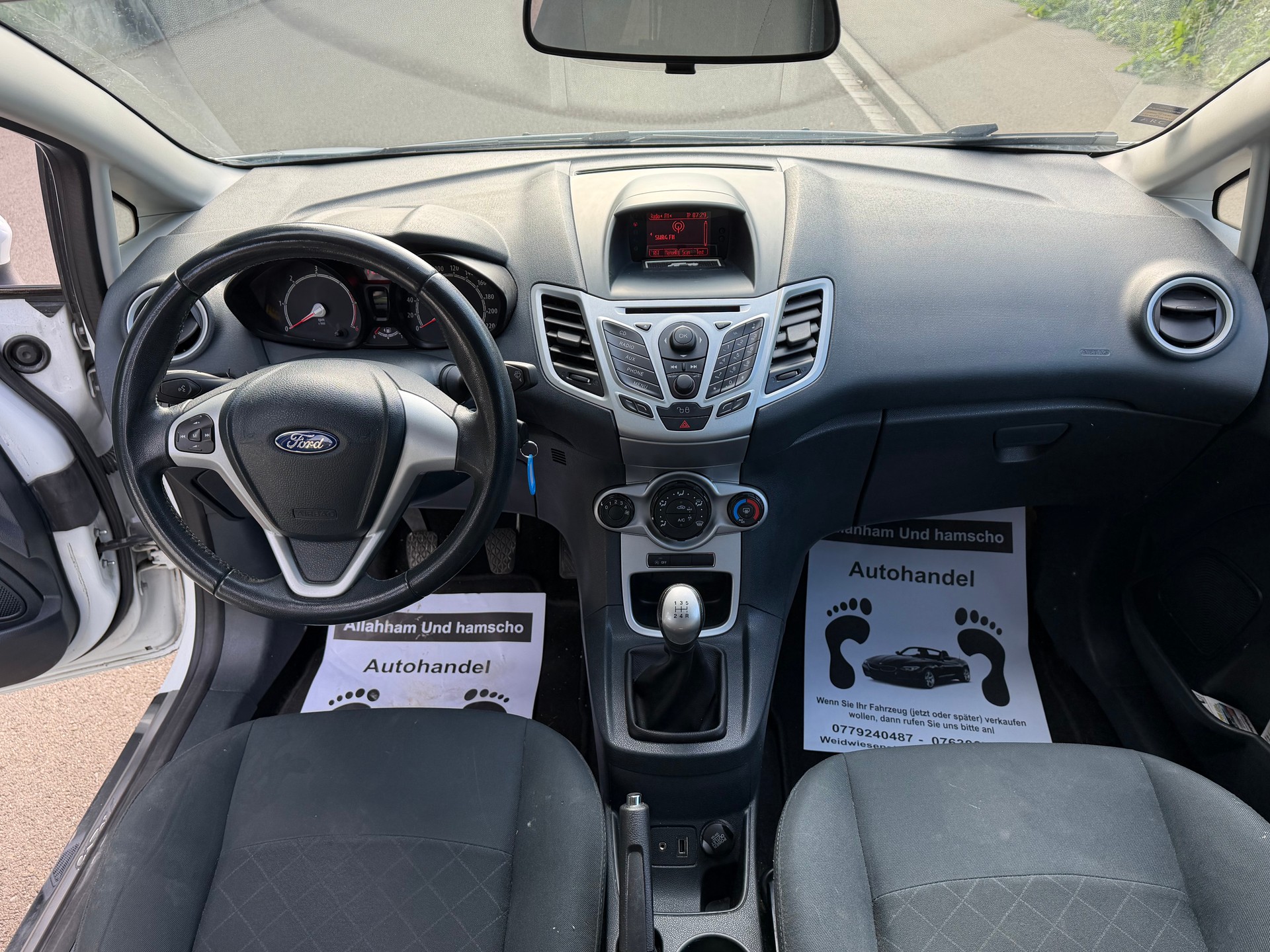 FORD Fiesta 1.6 16V TDCi ECOn. II Titanium Start/Stop-image-10
