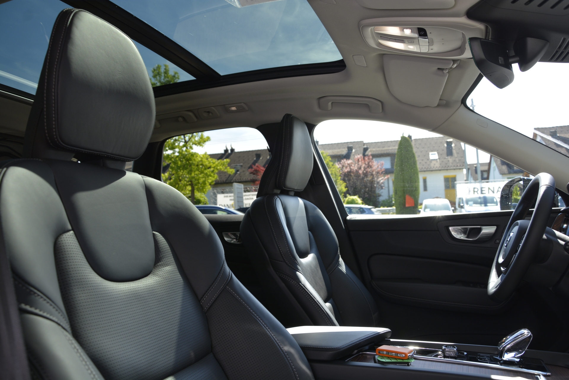 VOLVO XC60 2.0 T8 TE XCENTRIC eAWD *Anhängerkupplung*-image-7
