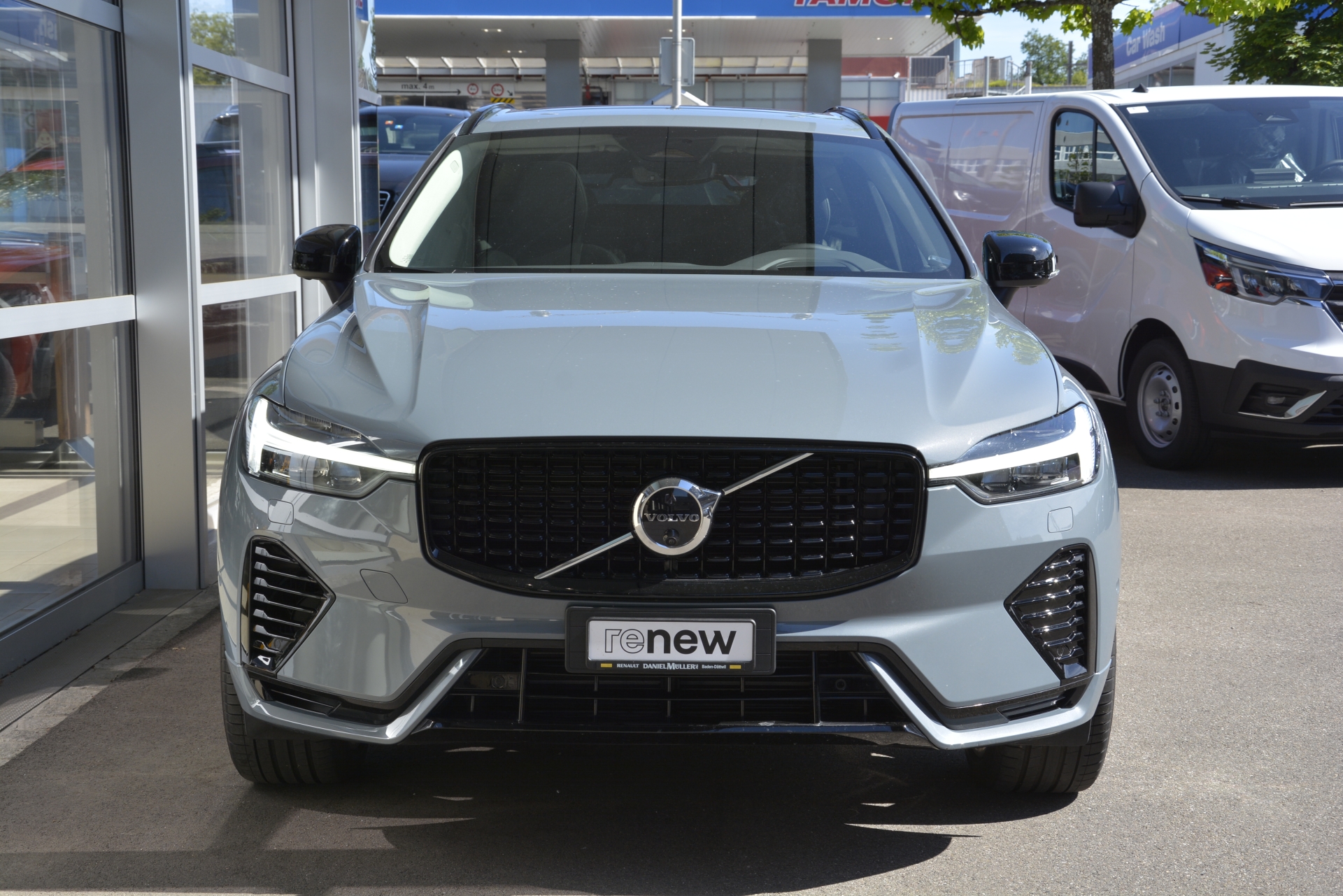 VOLVO XC60 2.0 T8 TE XCENTRIC eAWD *Anhängerkupplung*-image-1