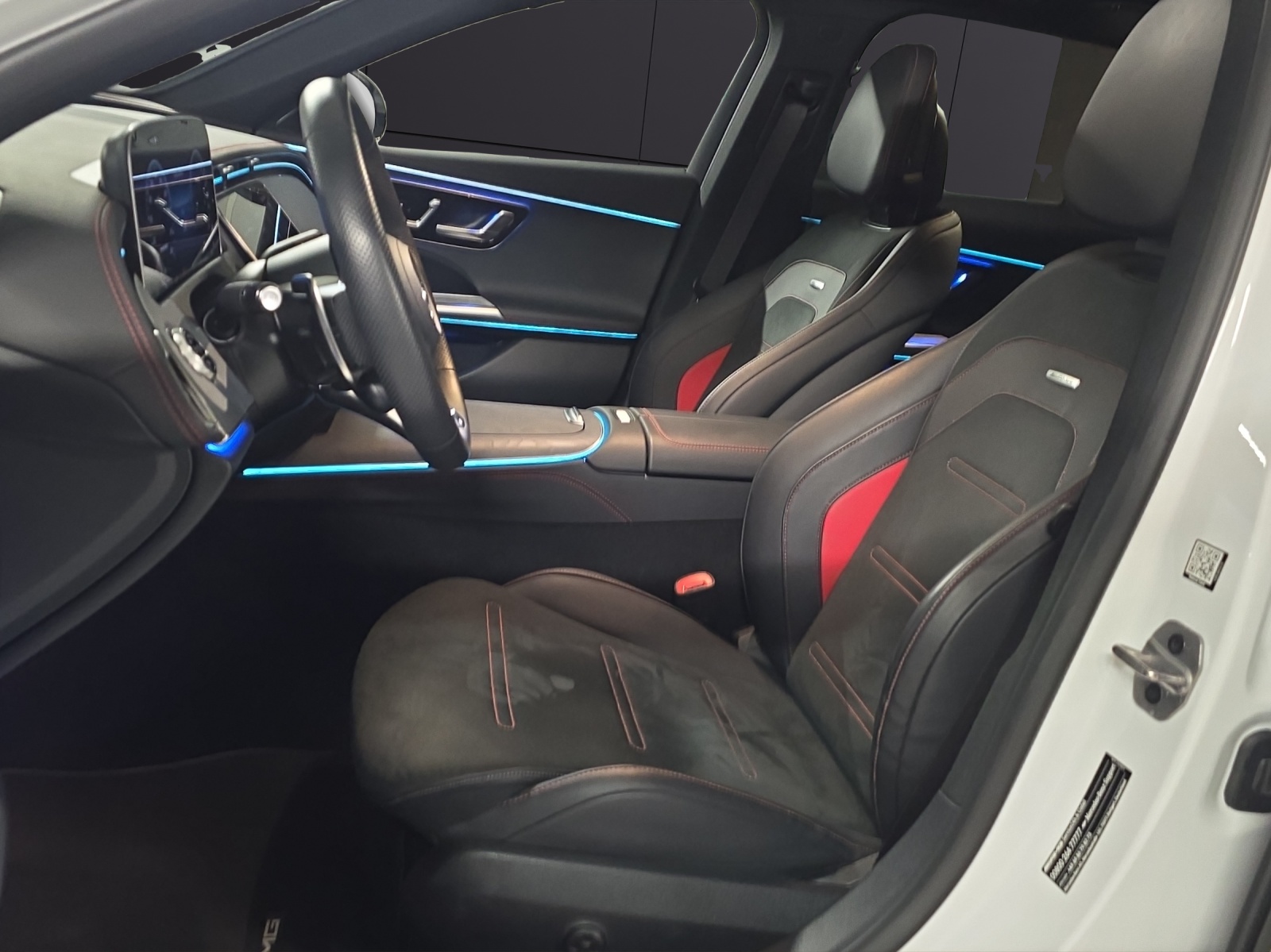 MERCEDES-BENZ E 53 Hybrid T 4Matic+ 9G-Tronic-image-8