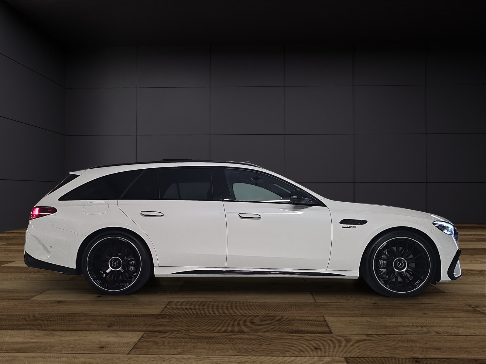 MERCEDES-BENZ E 53 Hybrid T 4Matic+ 9G-Tronic-image-4