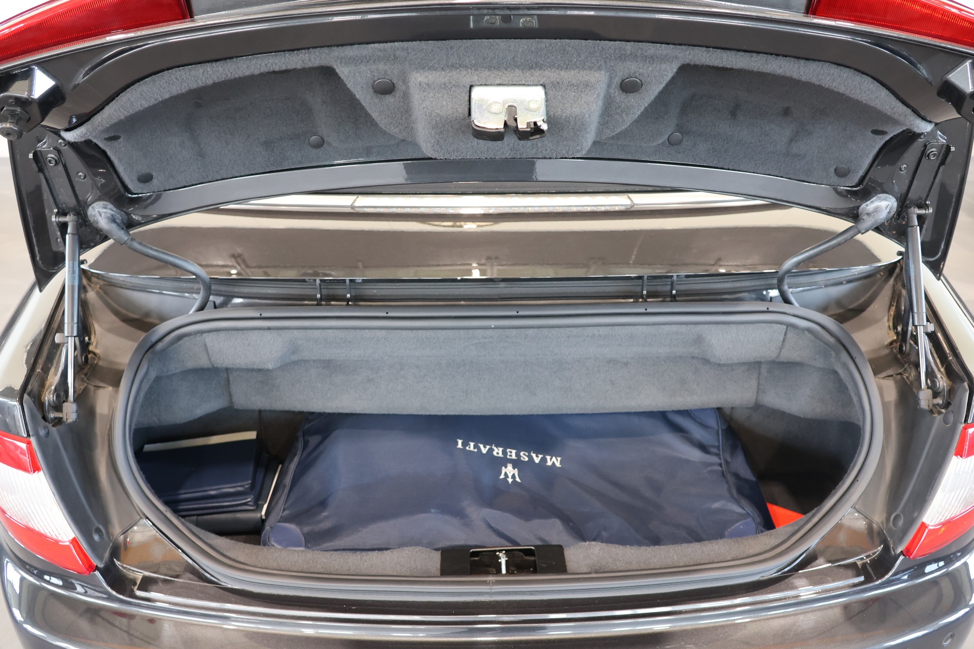 MASERATI GranCabrio Automatica-image-15