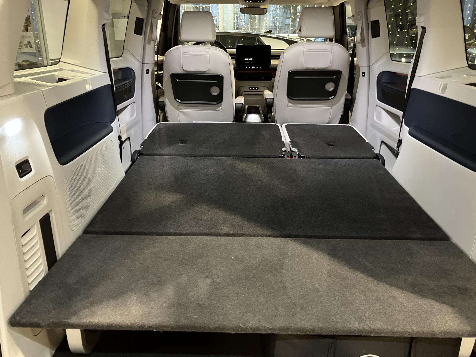 VW ID.Buzz Bus 77kWh Pro-image-12
