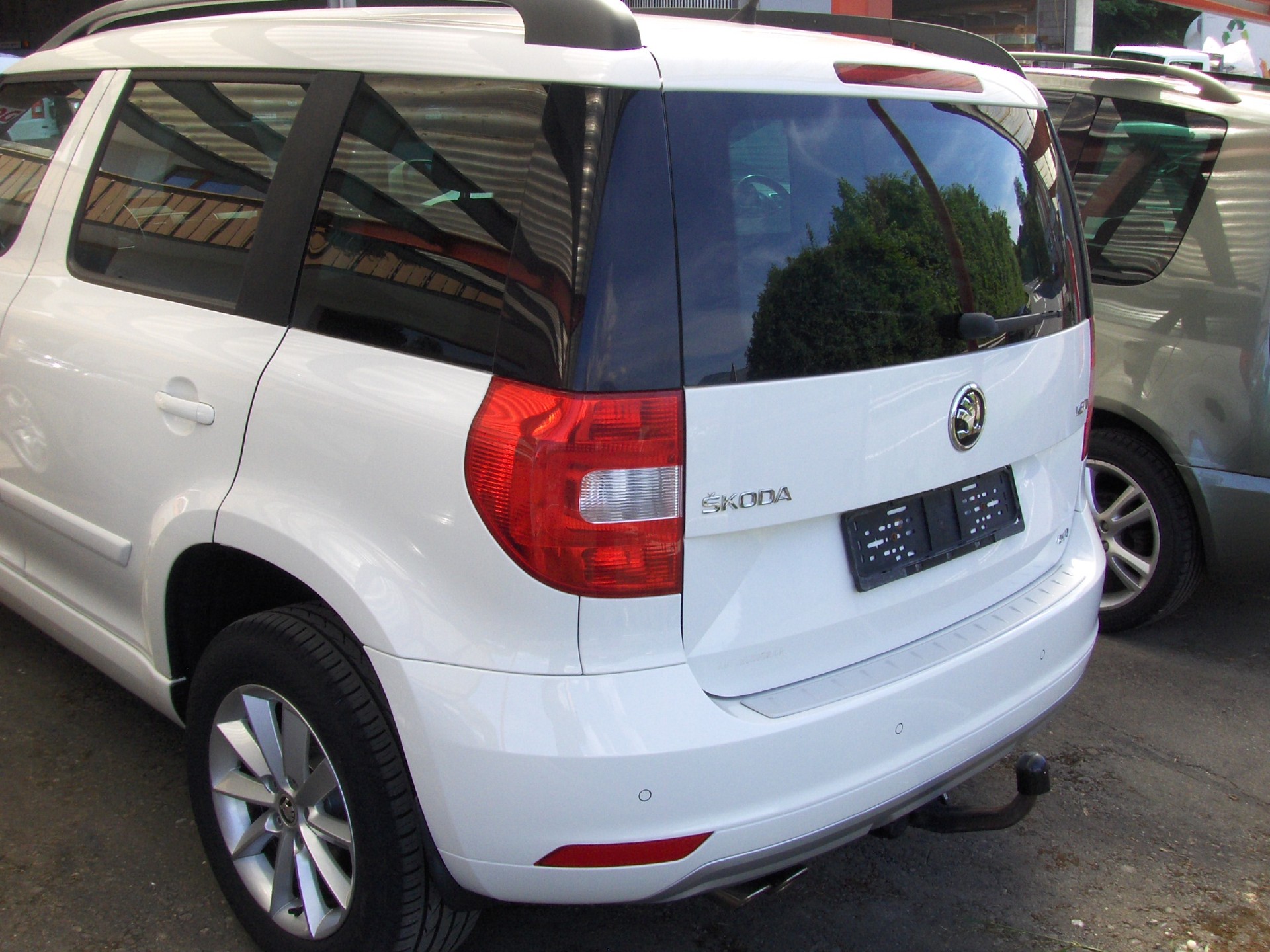 SKODA Yeti 1.4 TSI Active 4x4-image-2