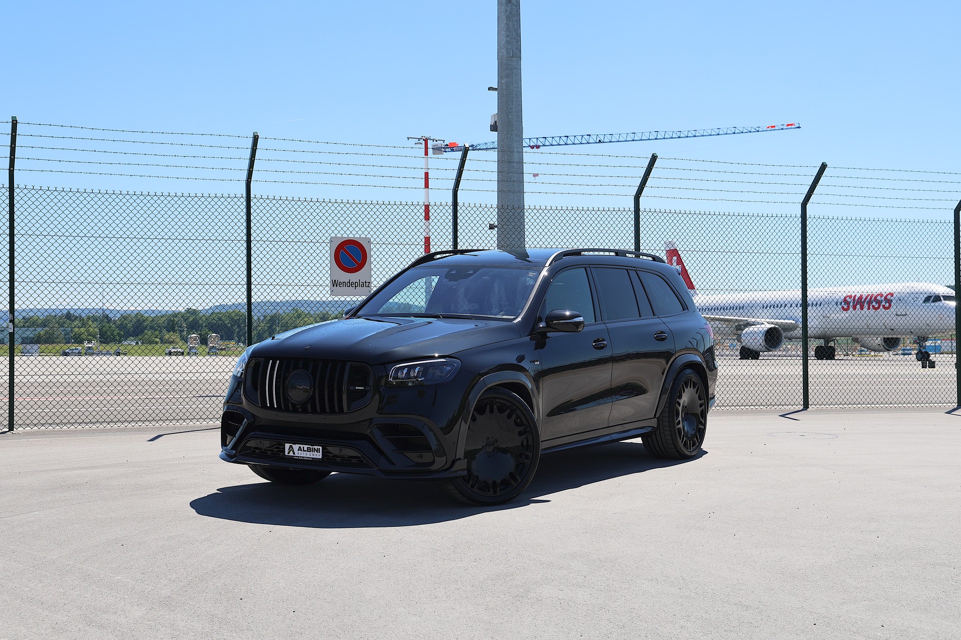 MERCEDES-BENZ BRABUS GLS 900 Superblack-showroom-element-1