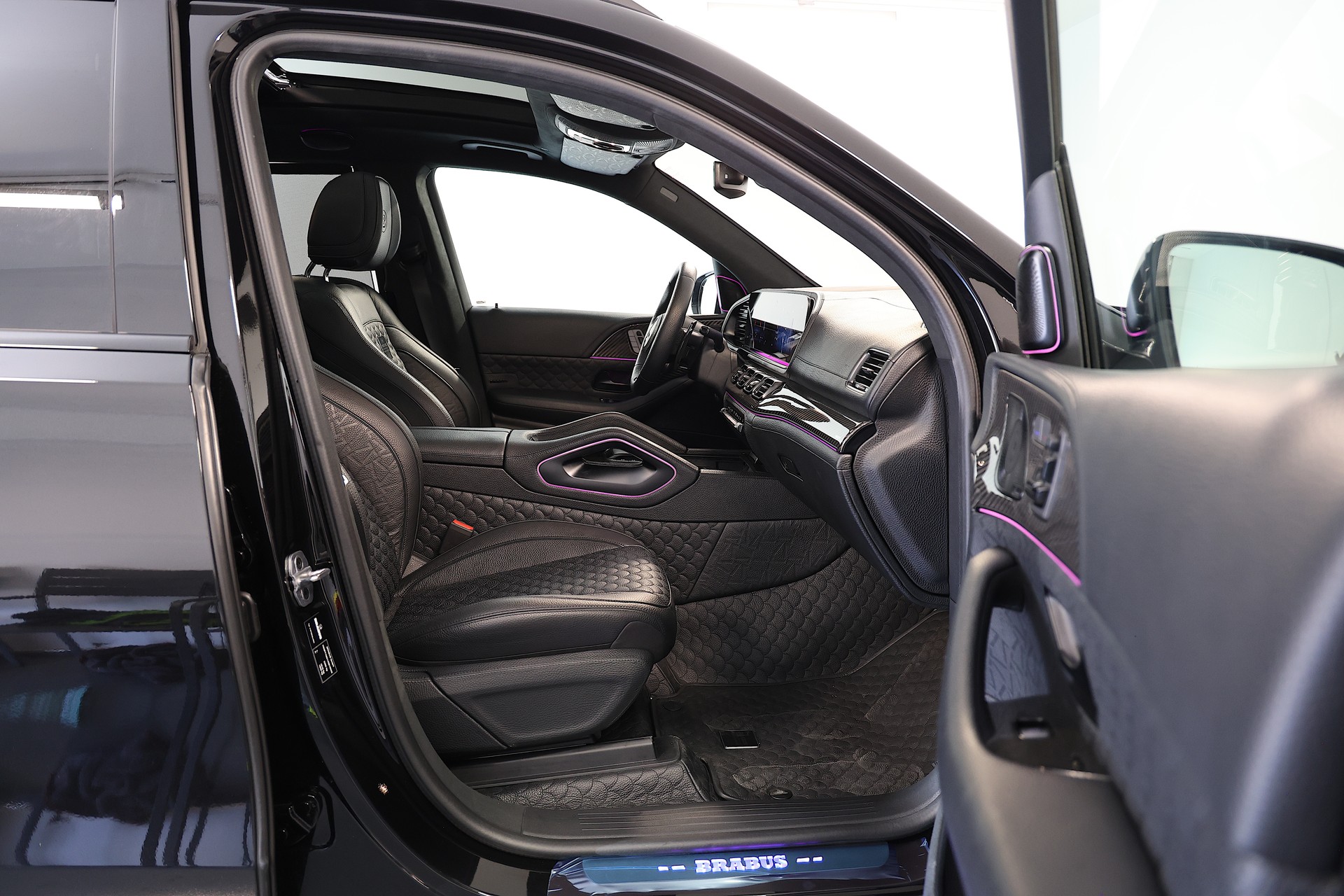 MERCEDES-BENZ BRABUS GLS 900 Superblack-image-17