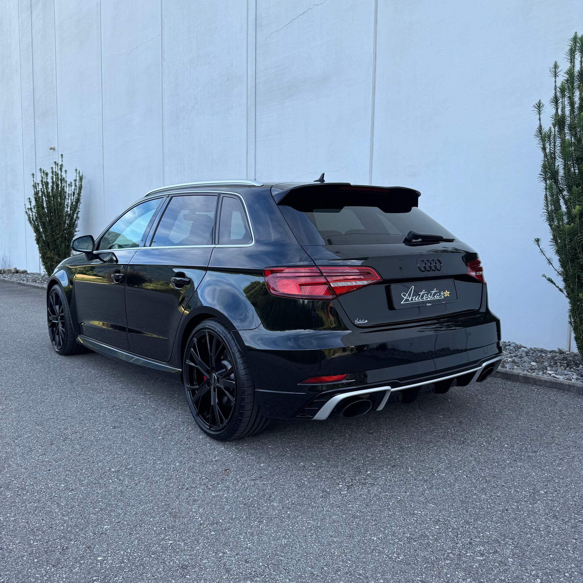 AUDI RS3 Sportback 2.5 TSI quattro S-tronic-image-4