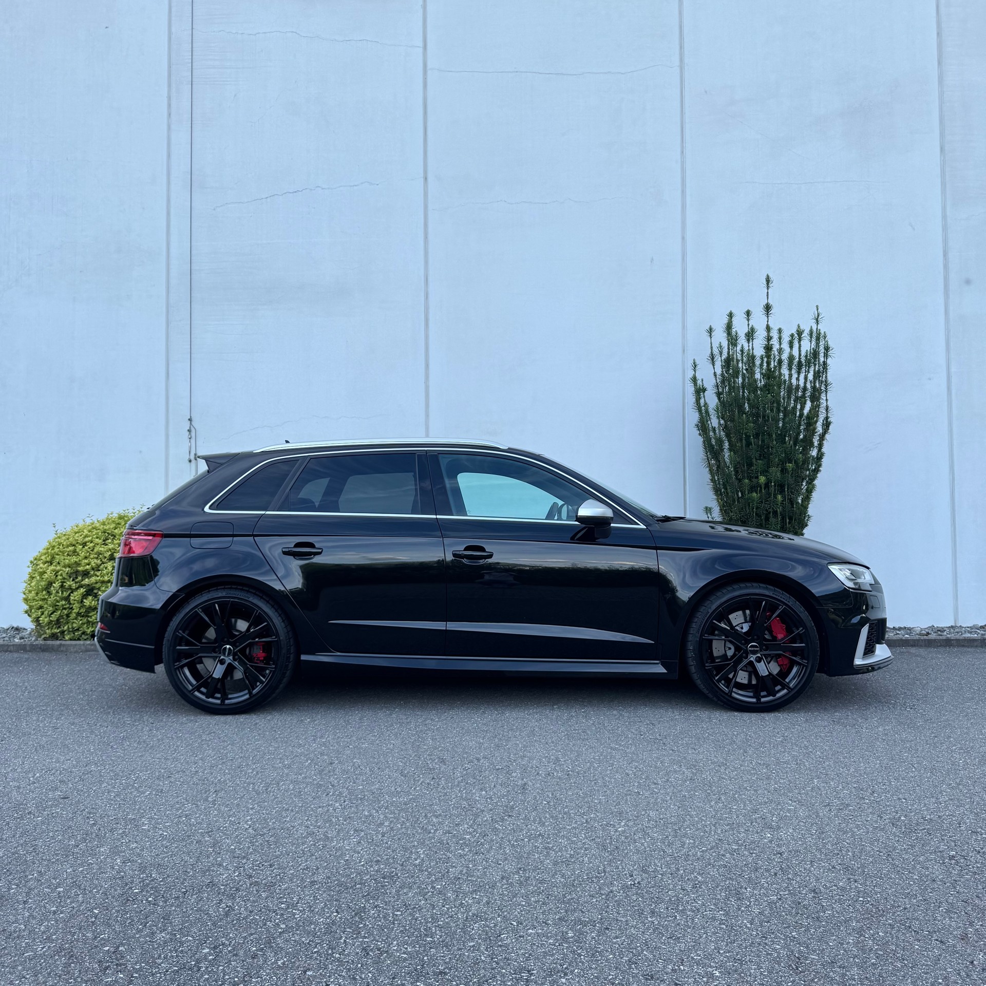 AUDI RS3 Sportback 2.5 TSI quattro S-tronic-image-2