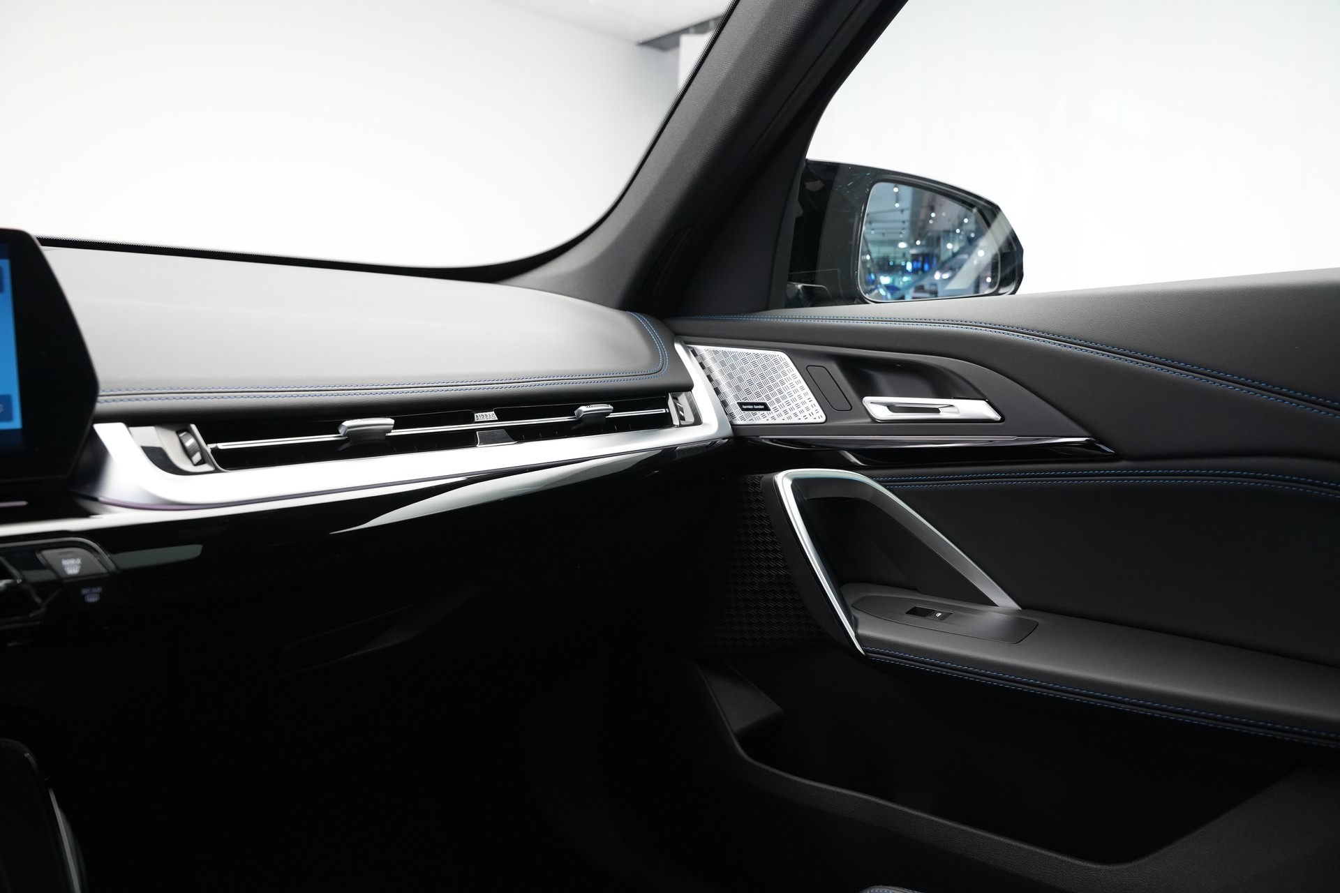 BMW X1 xDrive M35i *CH-Fahrzeug* *M Sportsitze*-image-26