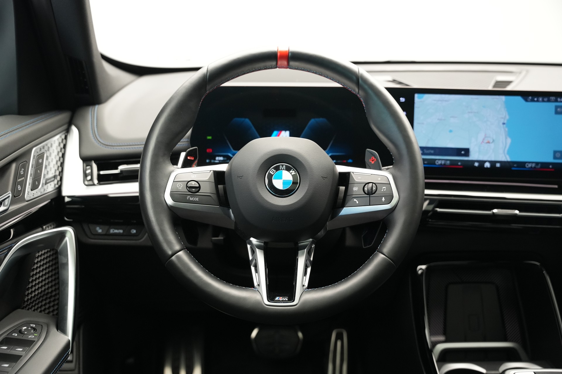 BMW X1 xDrive M35i *CH-Fahrzeug* *M Sportsitze*-image-16