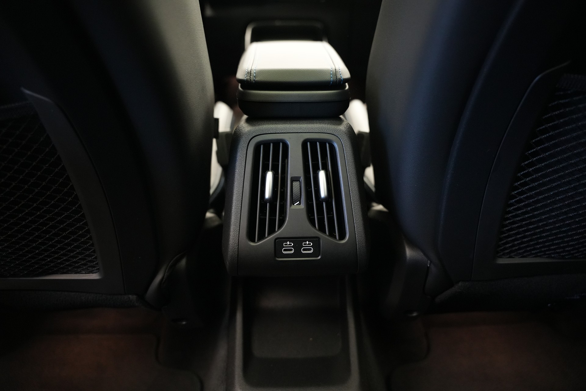 BMW X1 xDrive M35i *CH-Fahrzeug* *M Sportsitze*-image-27
