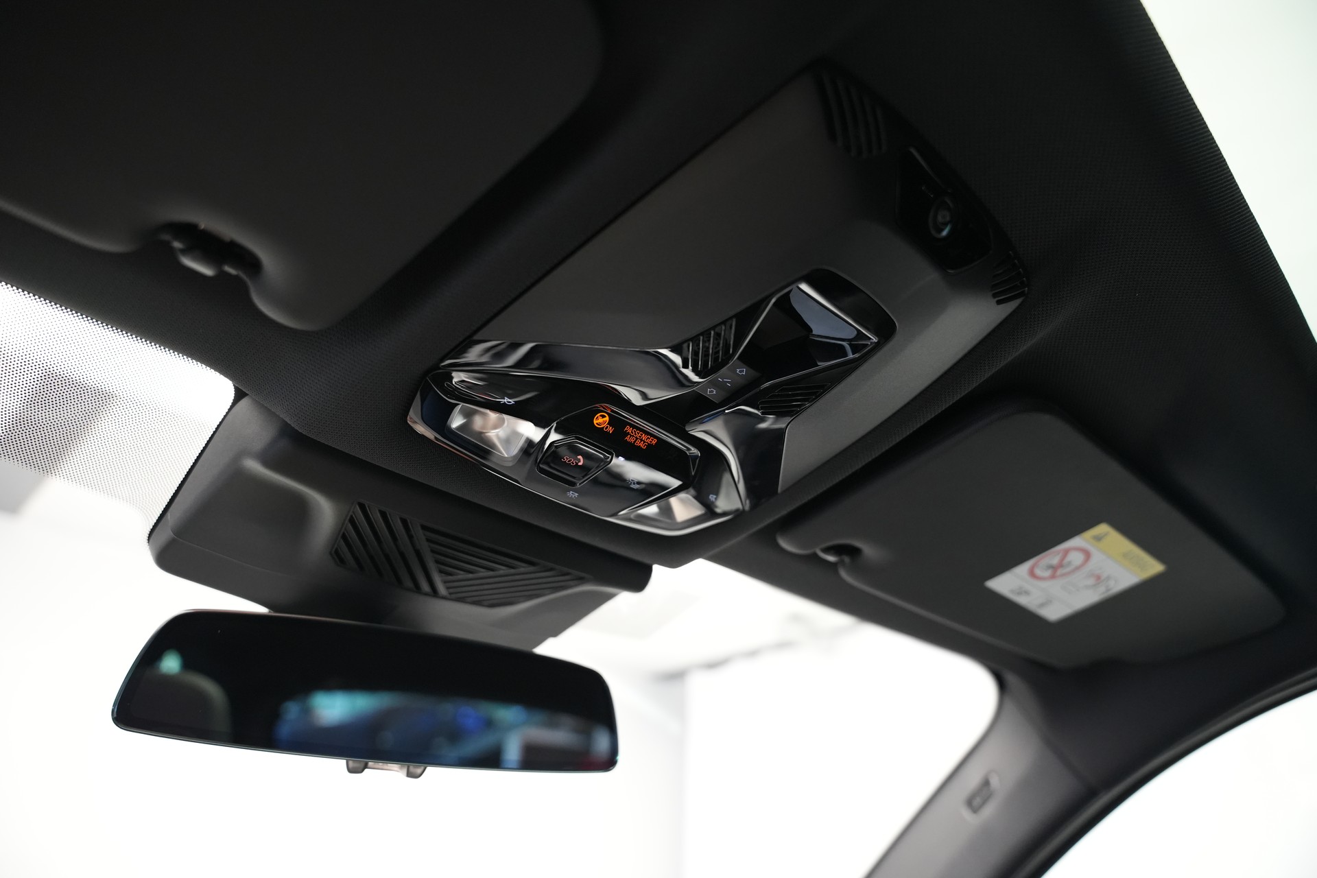 BMW X1 xDrive M35i *CH-Fahrzeug* *M Sportsitze*-image-25