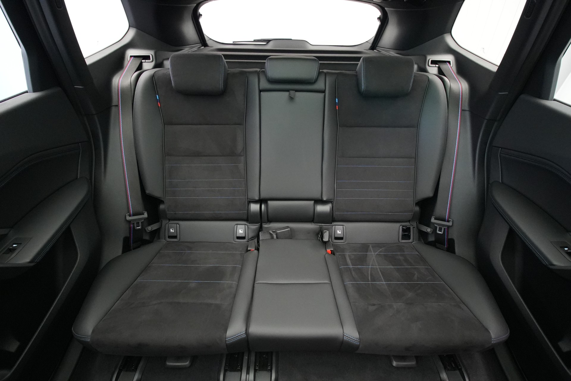 BMW X1 xDrive M35i *CH-Fahrzeug* *M Sportsitze*-image-14