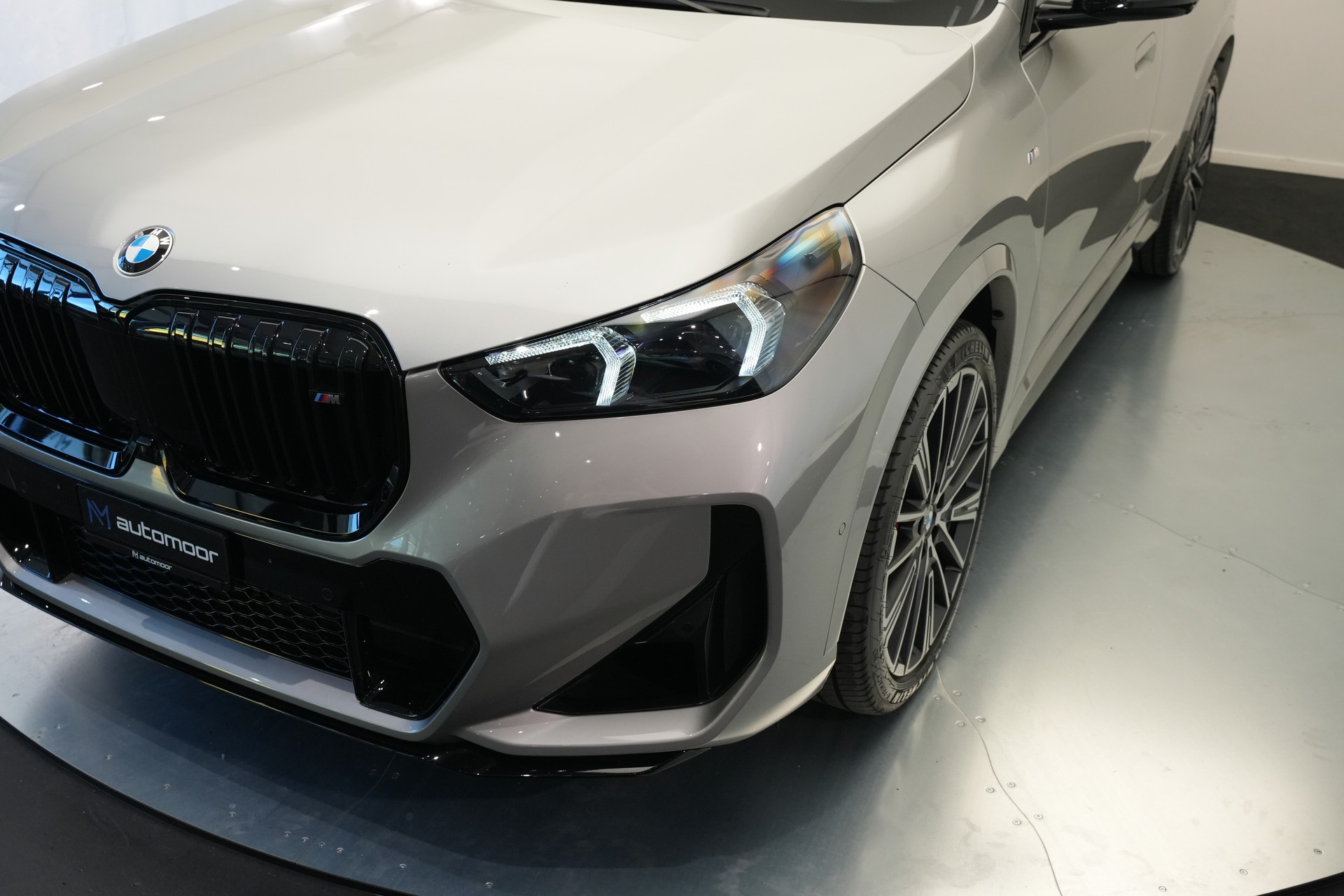 BMW X1 xDrive M35i *CH-Fahrzeug* *M Sportsitze*-image-36