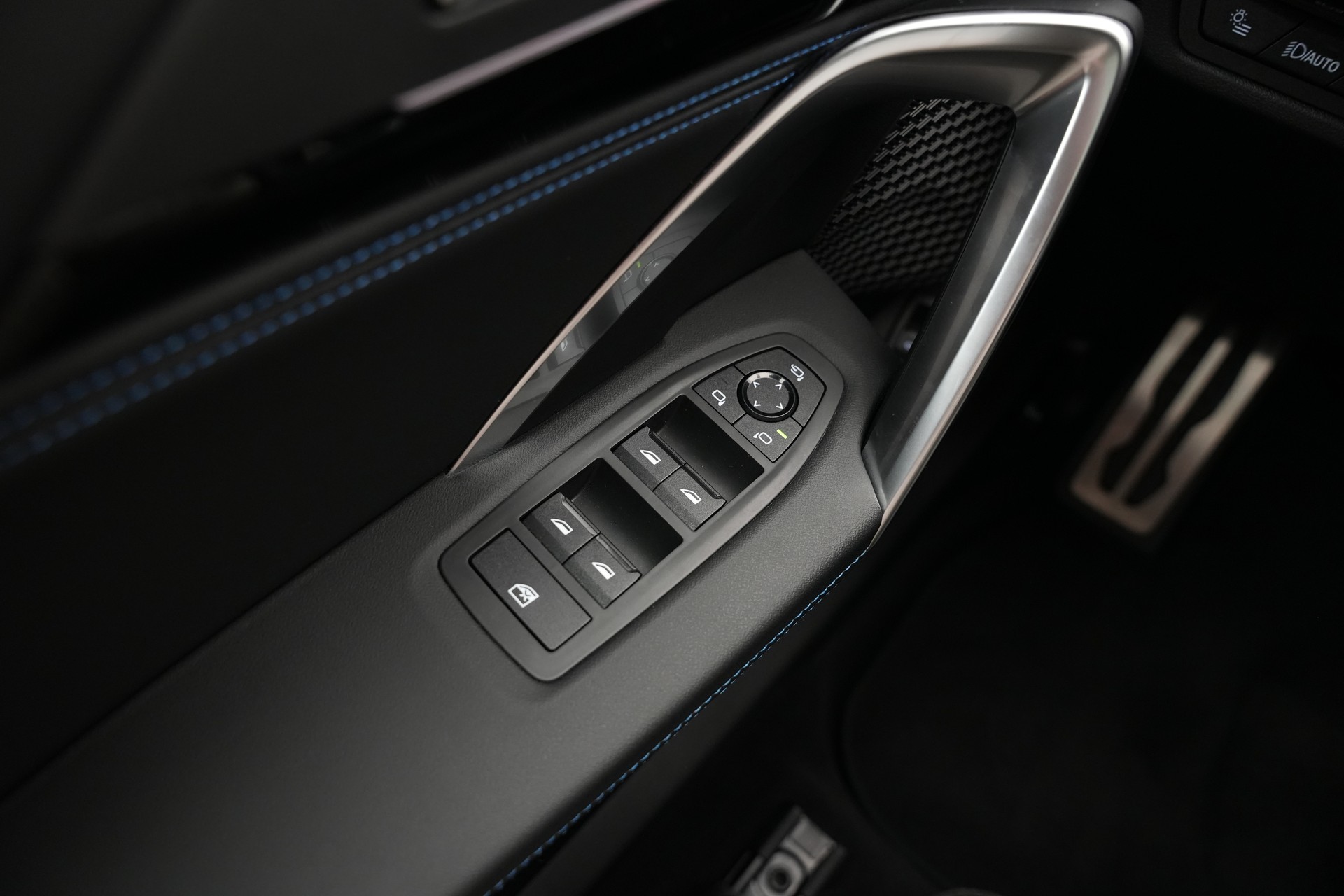 BMW X1 xDrive M35i *CH-Fahrzeug* *M Sportsitze*-image-23