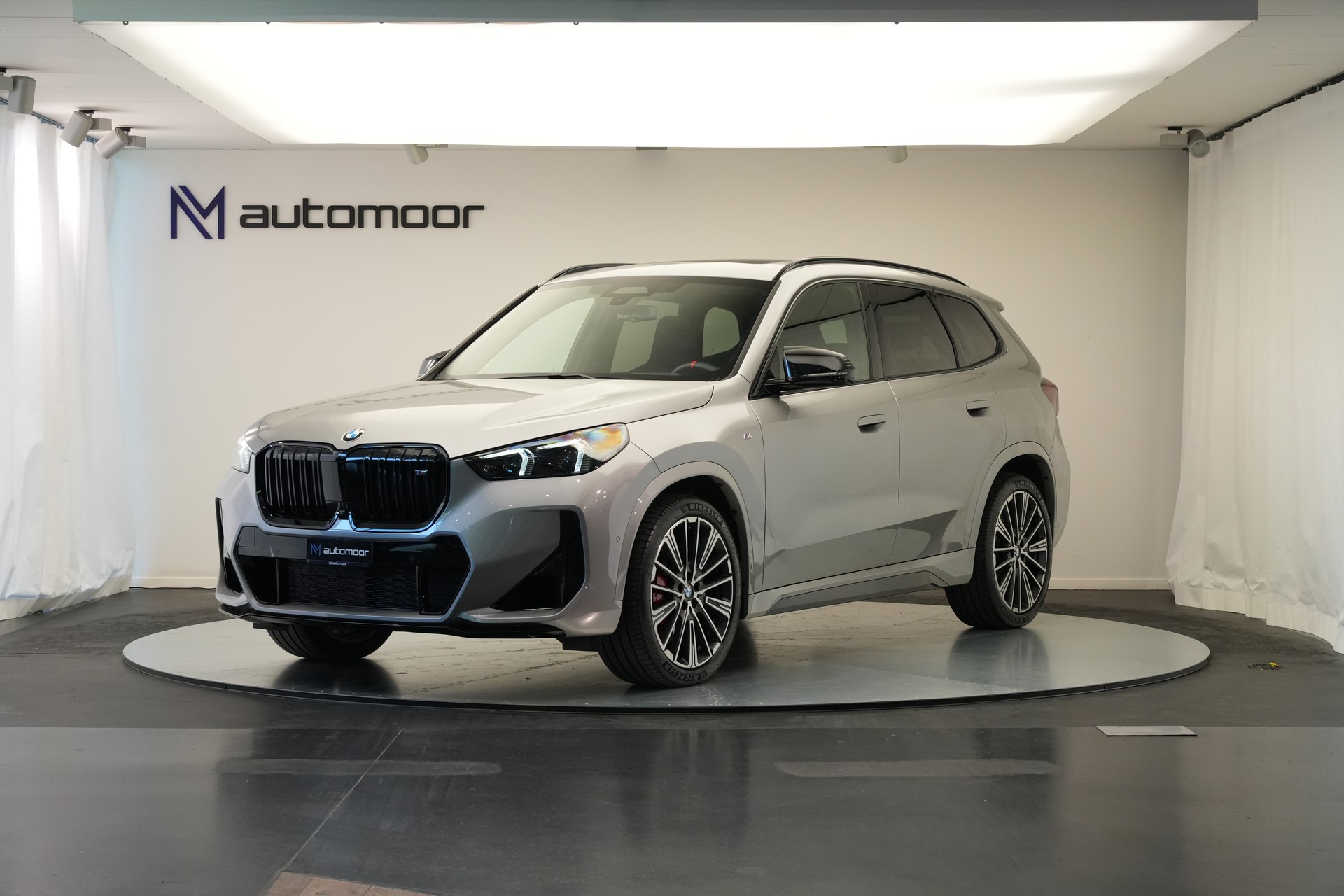 BMW X1 xDrive M35i *CH-Fahrzeug* *M Sportsitze*