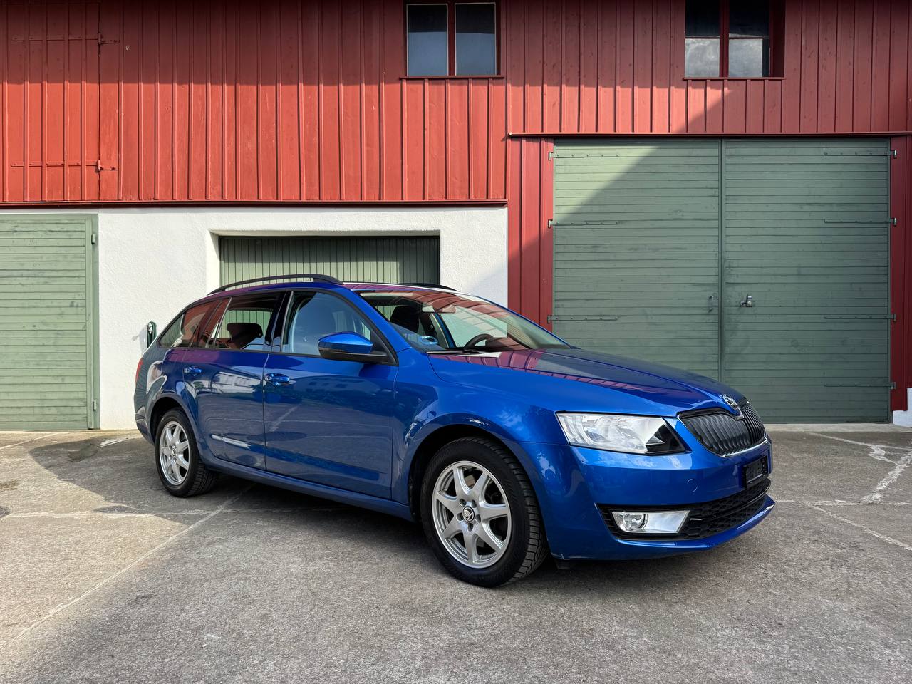 SKODA Octavia Combi 1.8 TSI Fresh 4x4 DSG-image-4