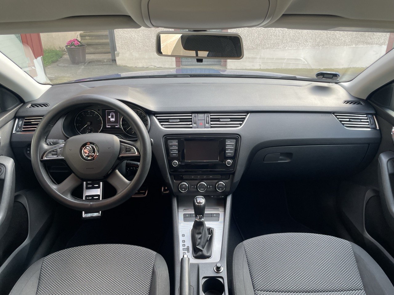 SKODA Octavia Combi 1.8 TSI Fresh 4x4 DSG-image-11