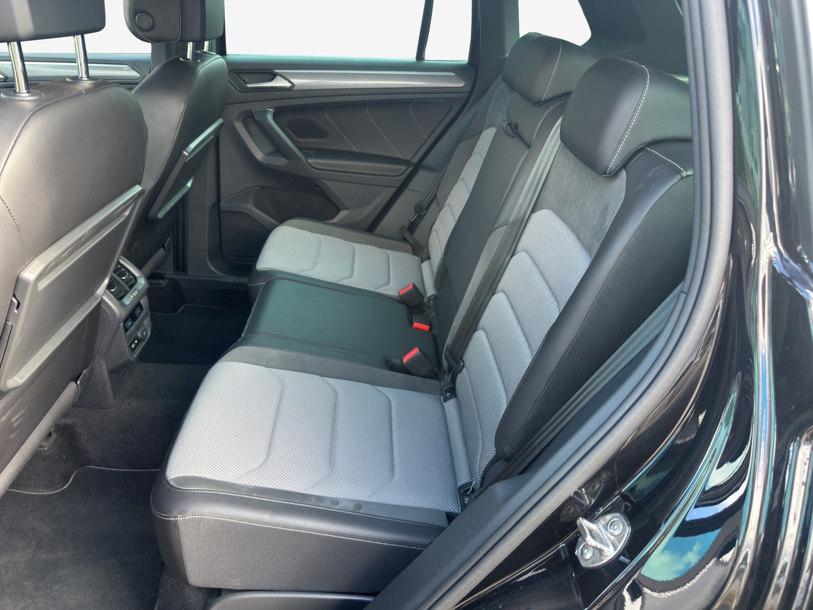 VW Tiguan 2.0TSI Highline 4Motion DSG-image-11