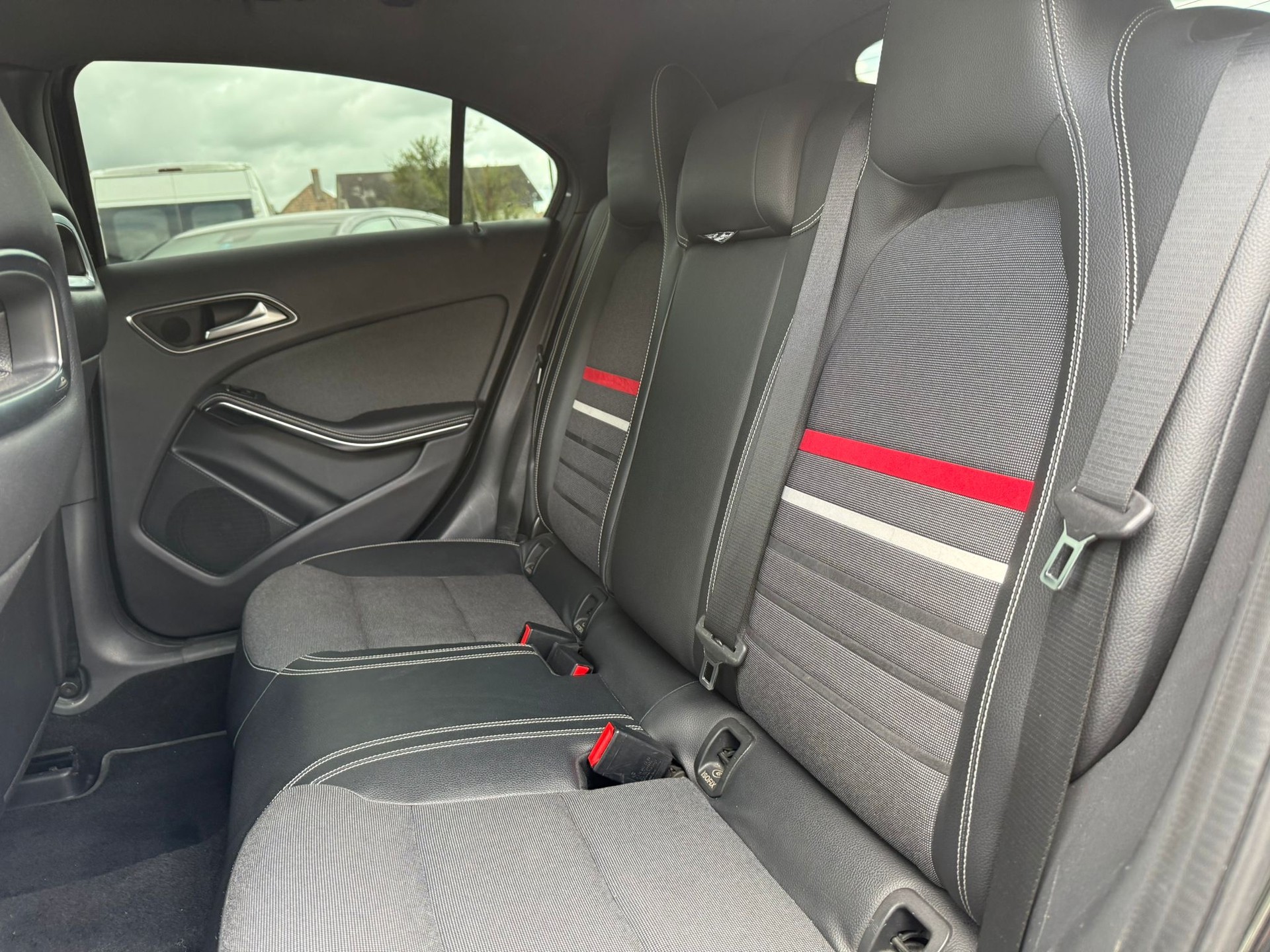 MERCEDES-BENZ A 180 Urban-image-13
